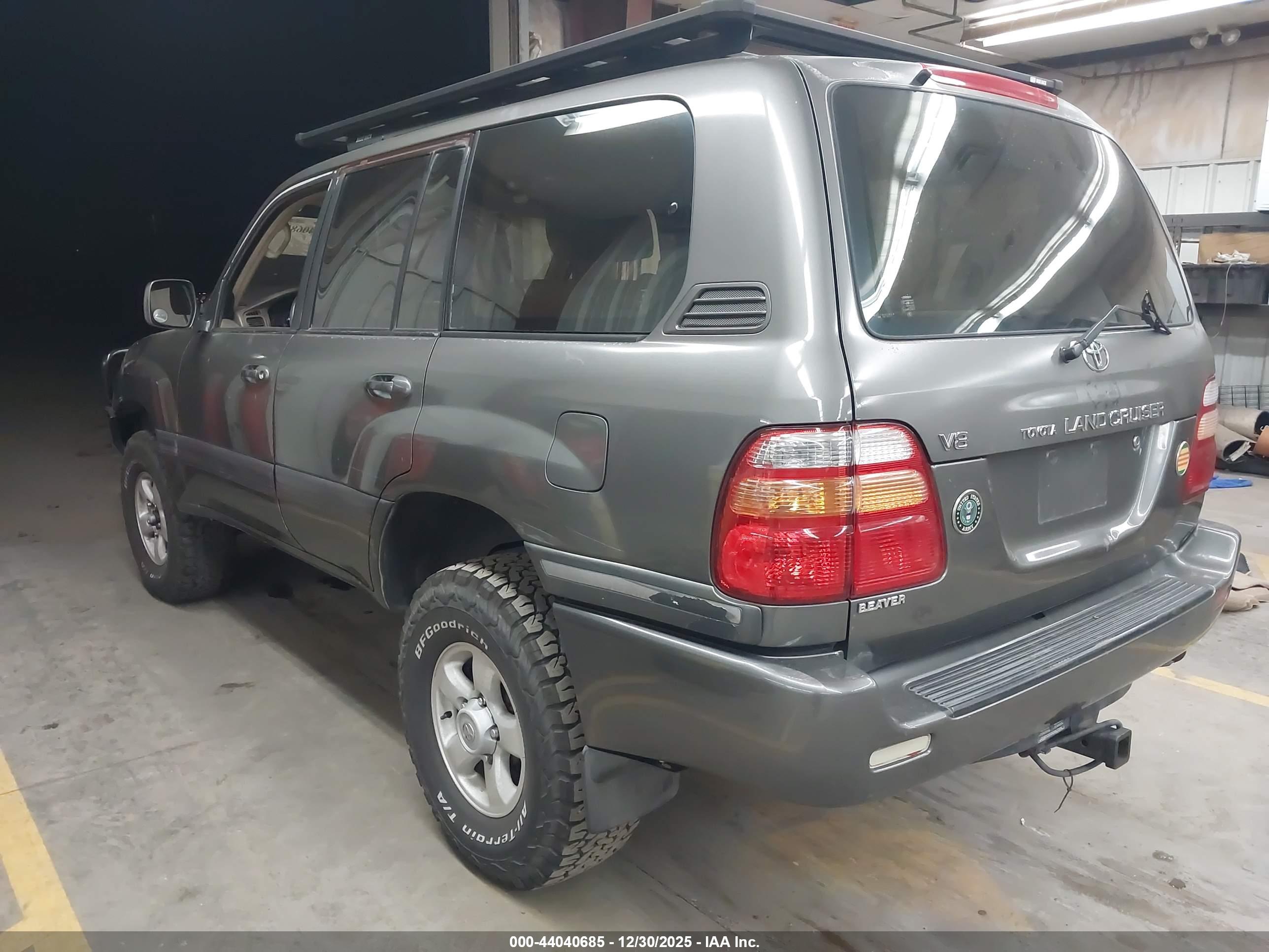 TOYOTA LAND image 3