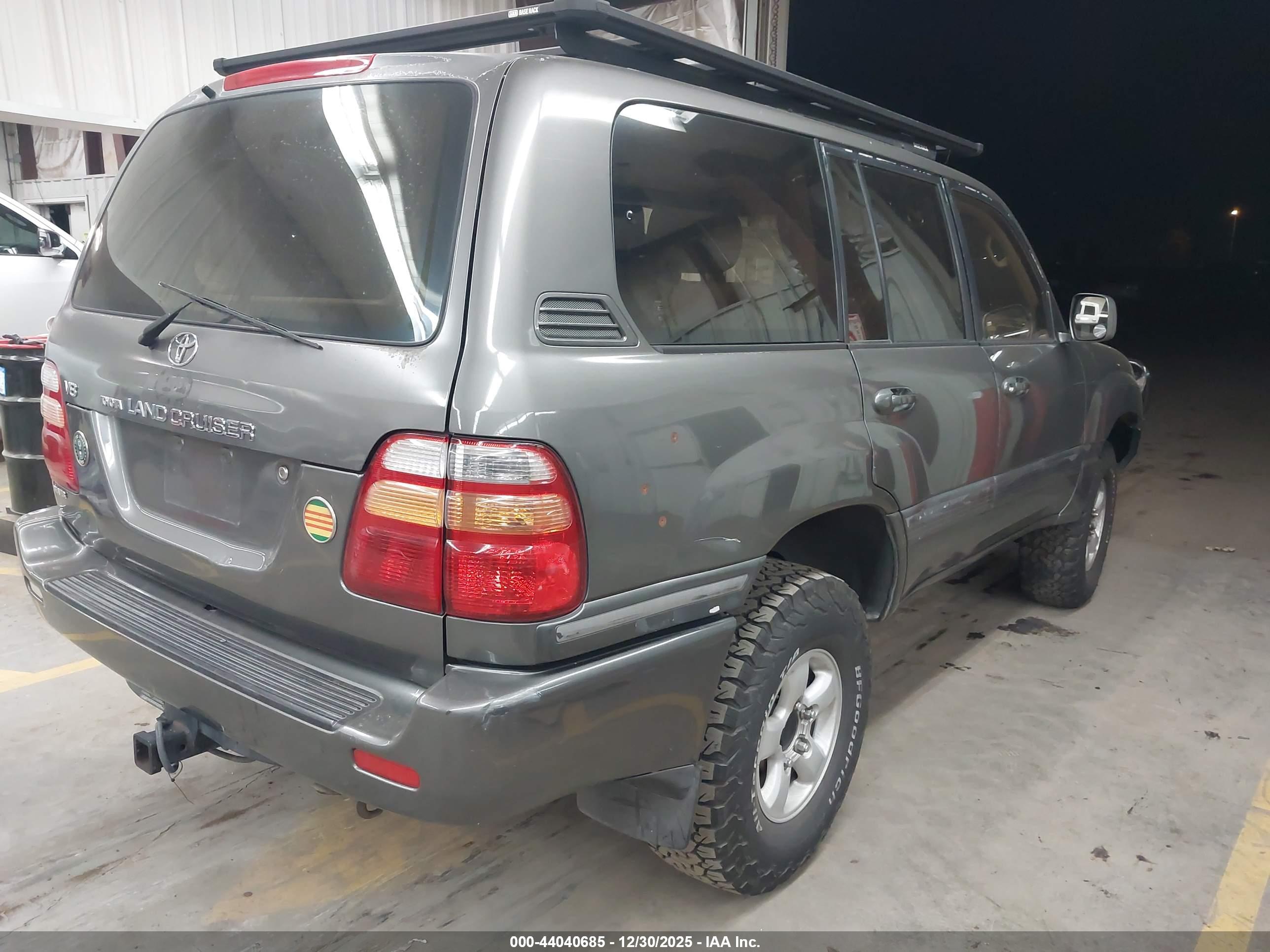 TOYOTA LAND image 4