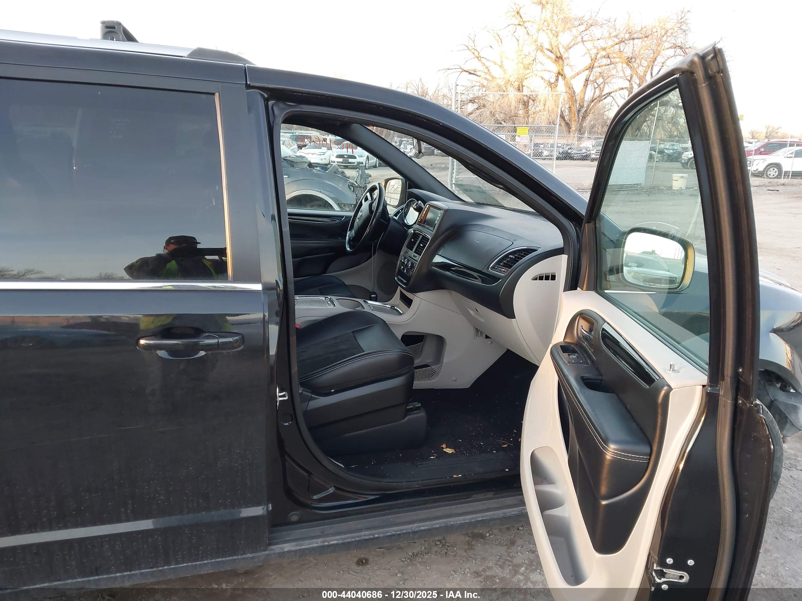 DODGE GRAND image 5