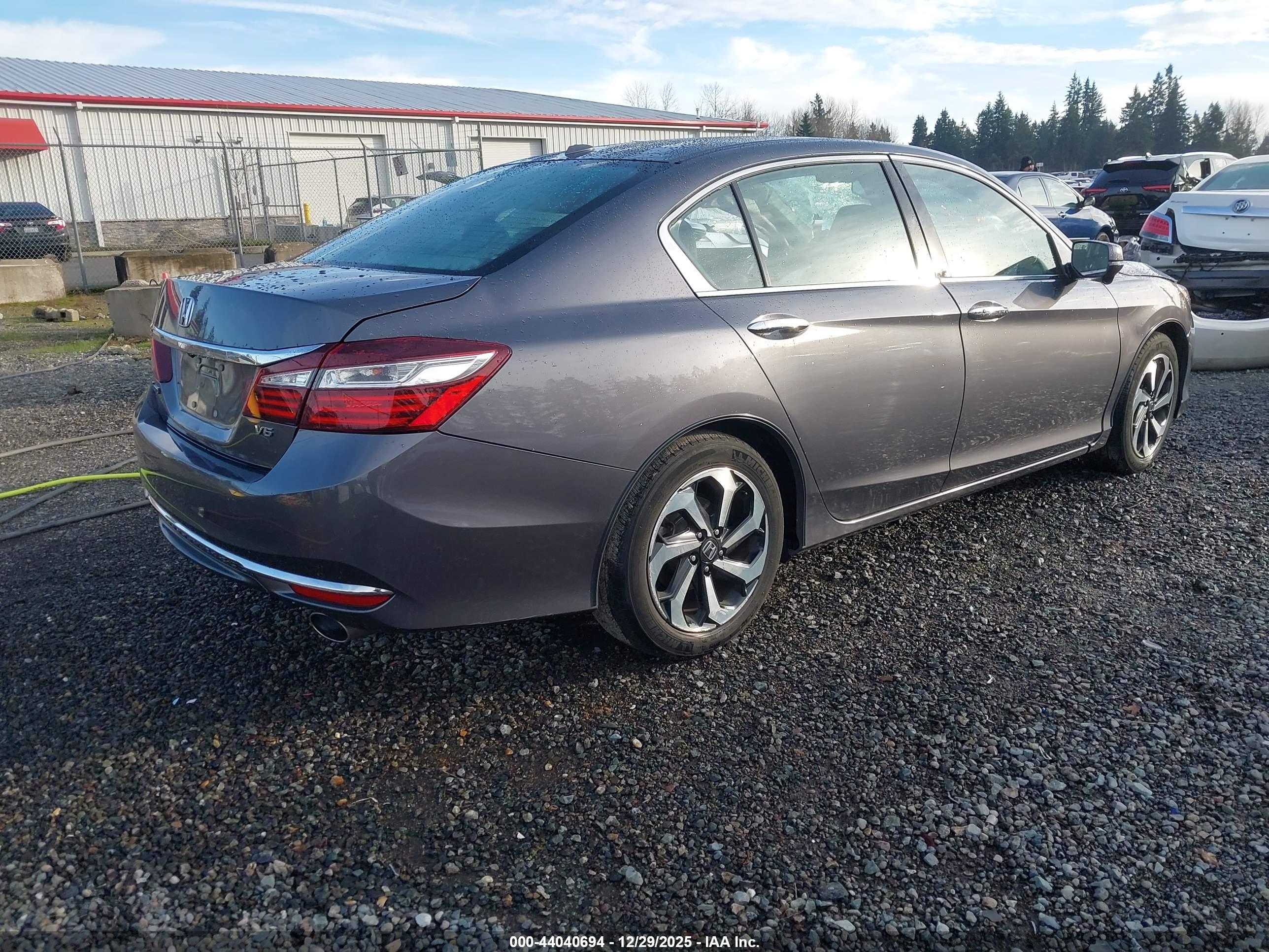 HONDA ACCORD image 4