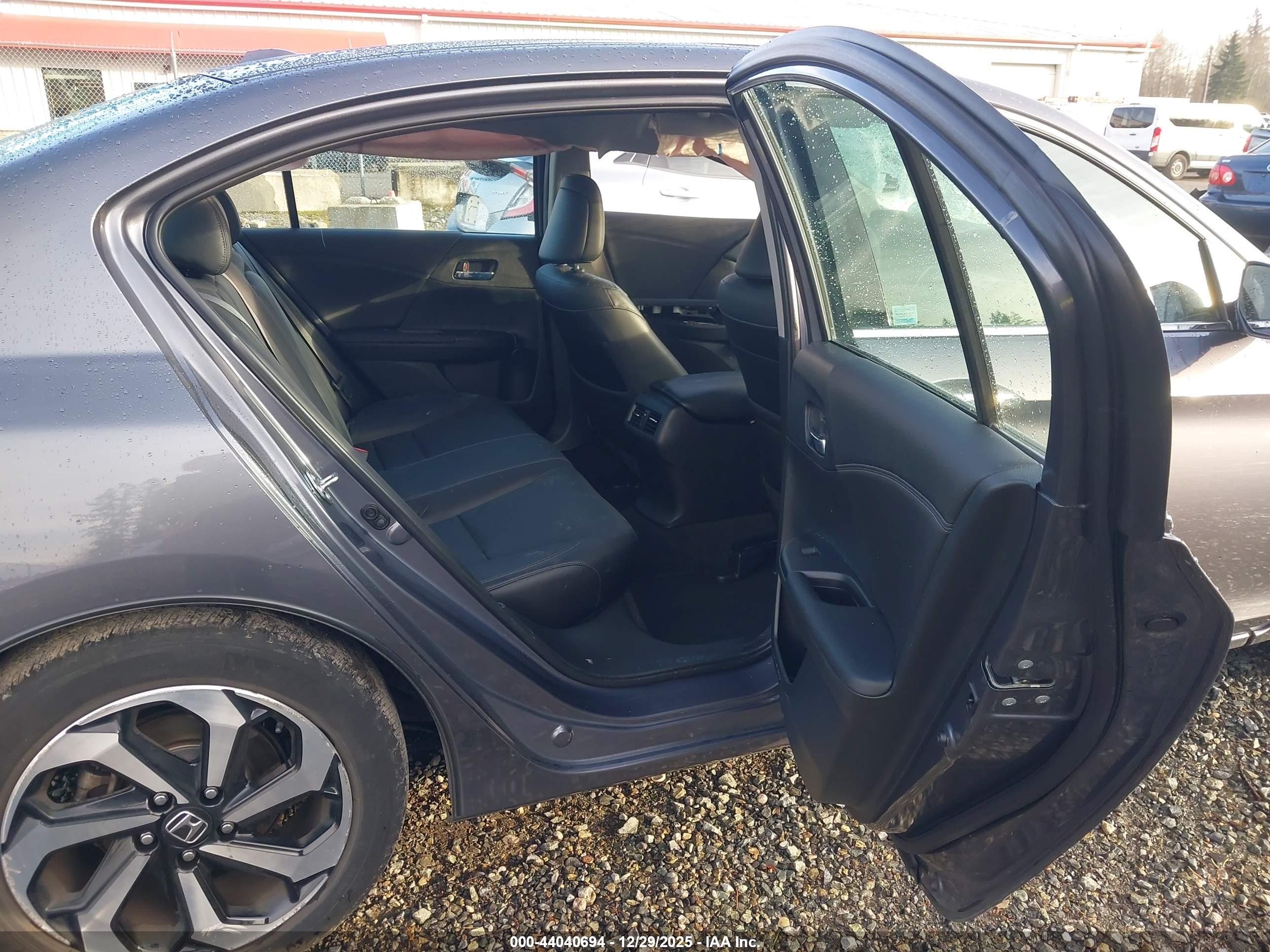 HONDA ACCORD image 8