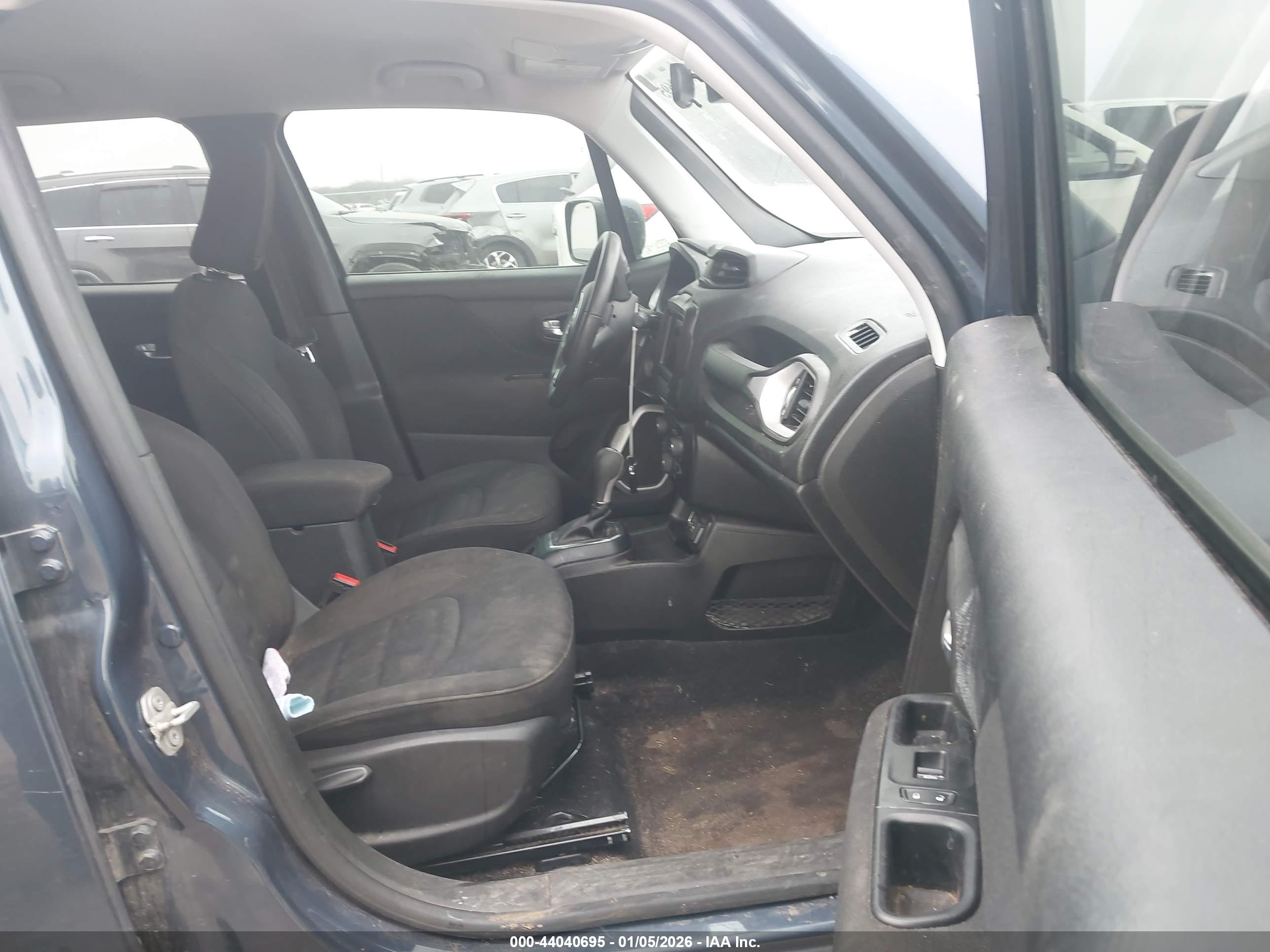 JEEP RENEGADE image 5