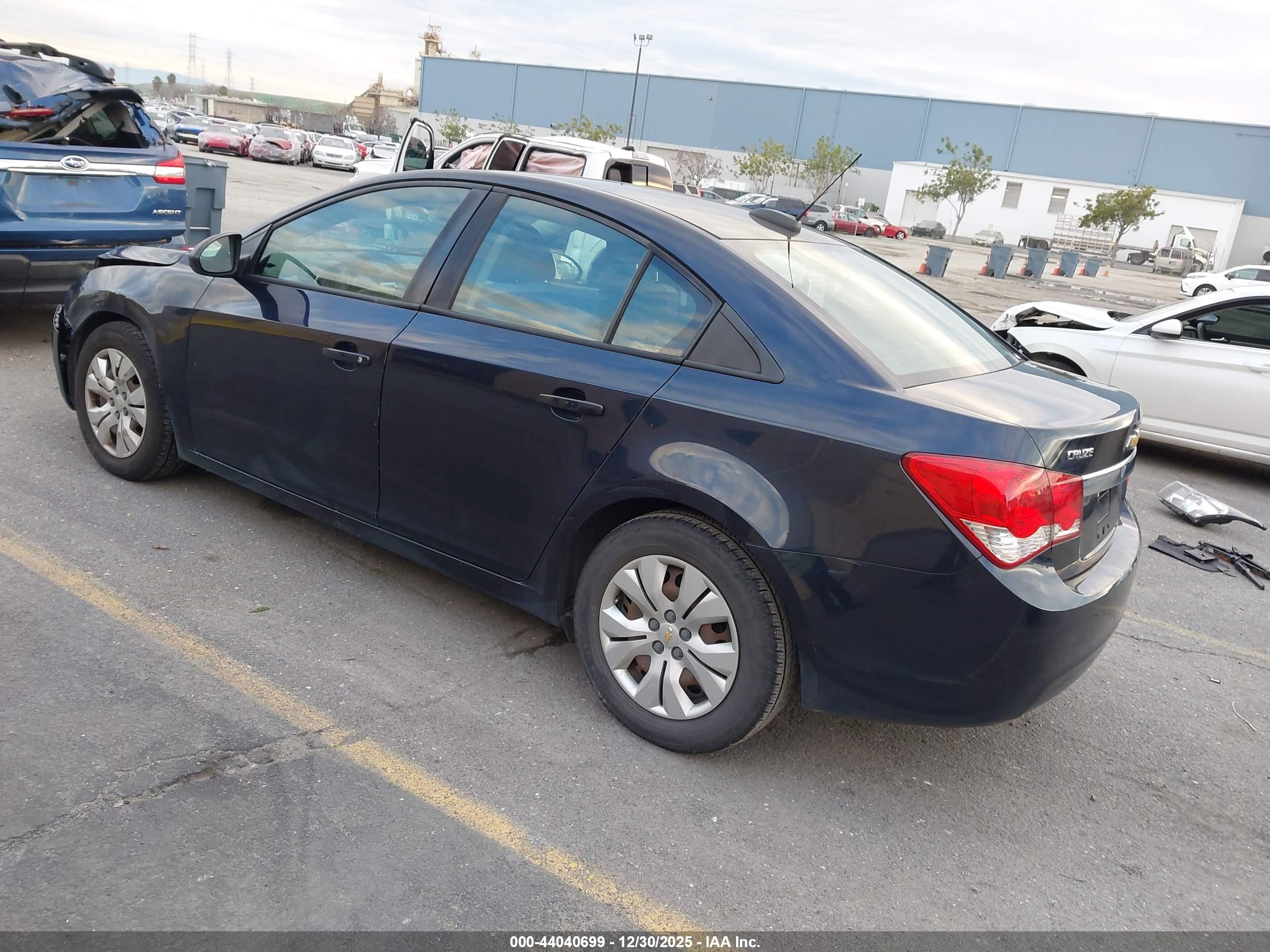CHEVROLET CRUZE image 3