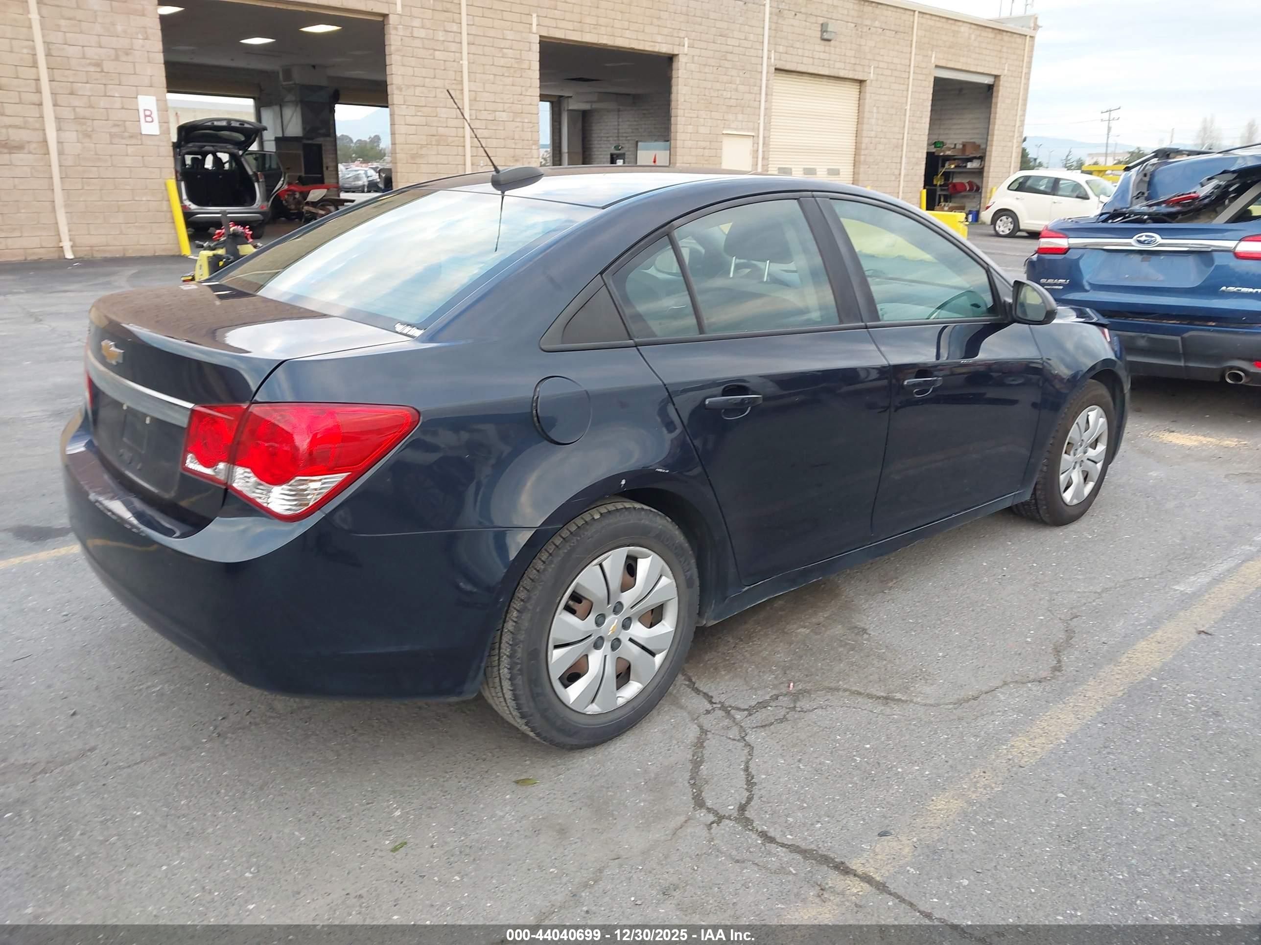 CHEVROLET CRUZE image 4