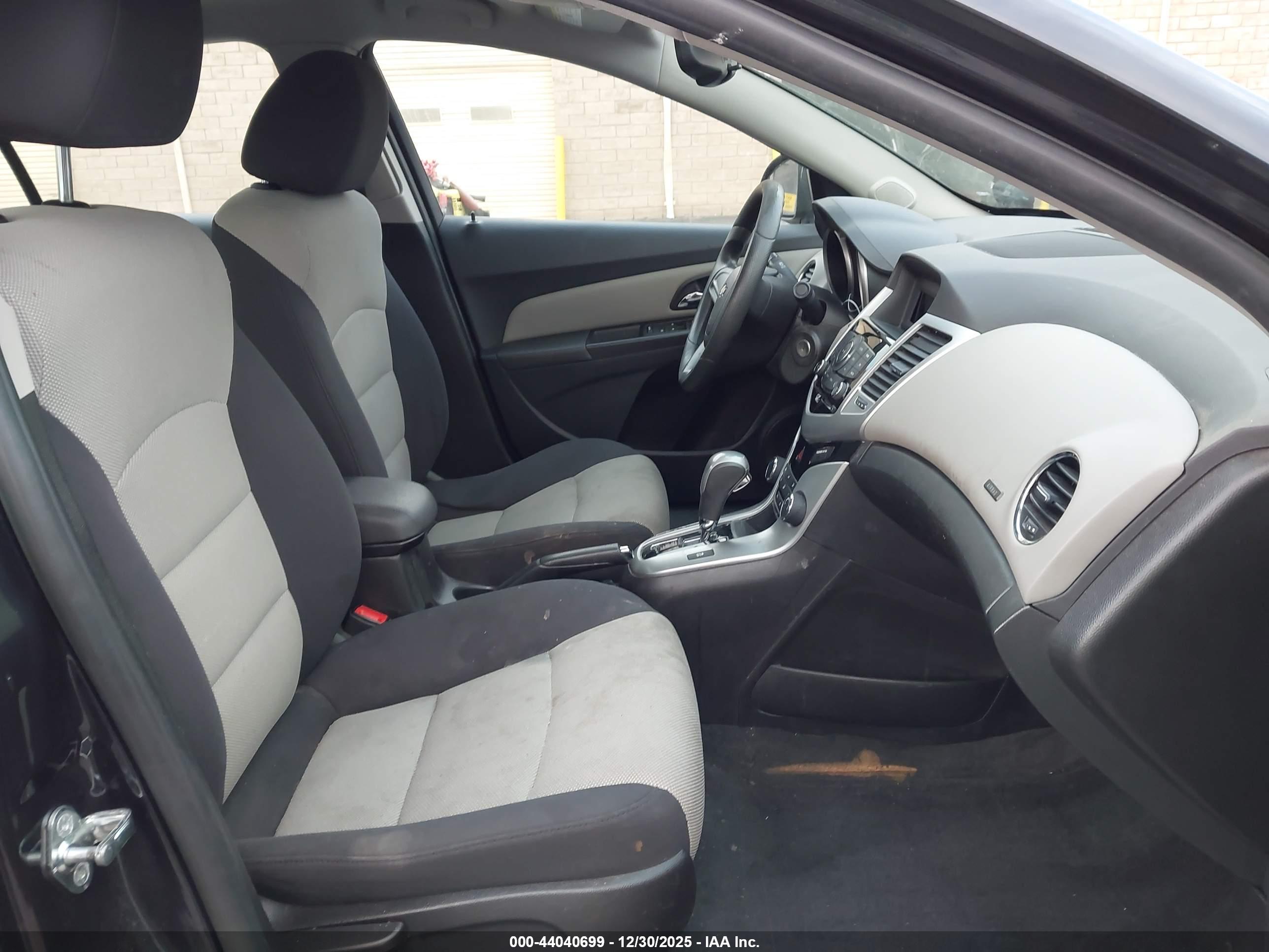 CHEVROLET CRUZE image 5