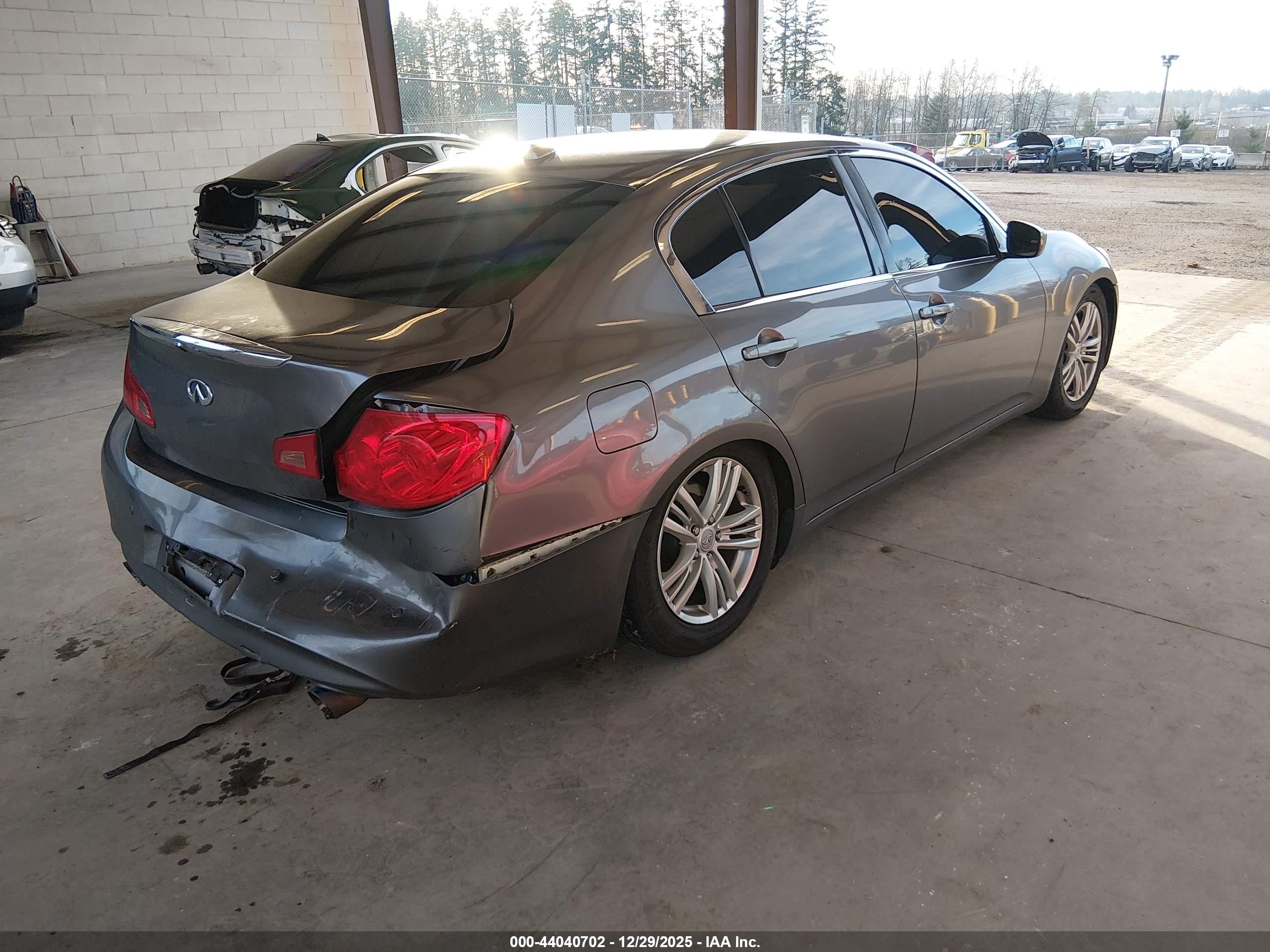 INFINITI G37 image 4