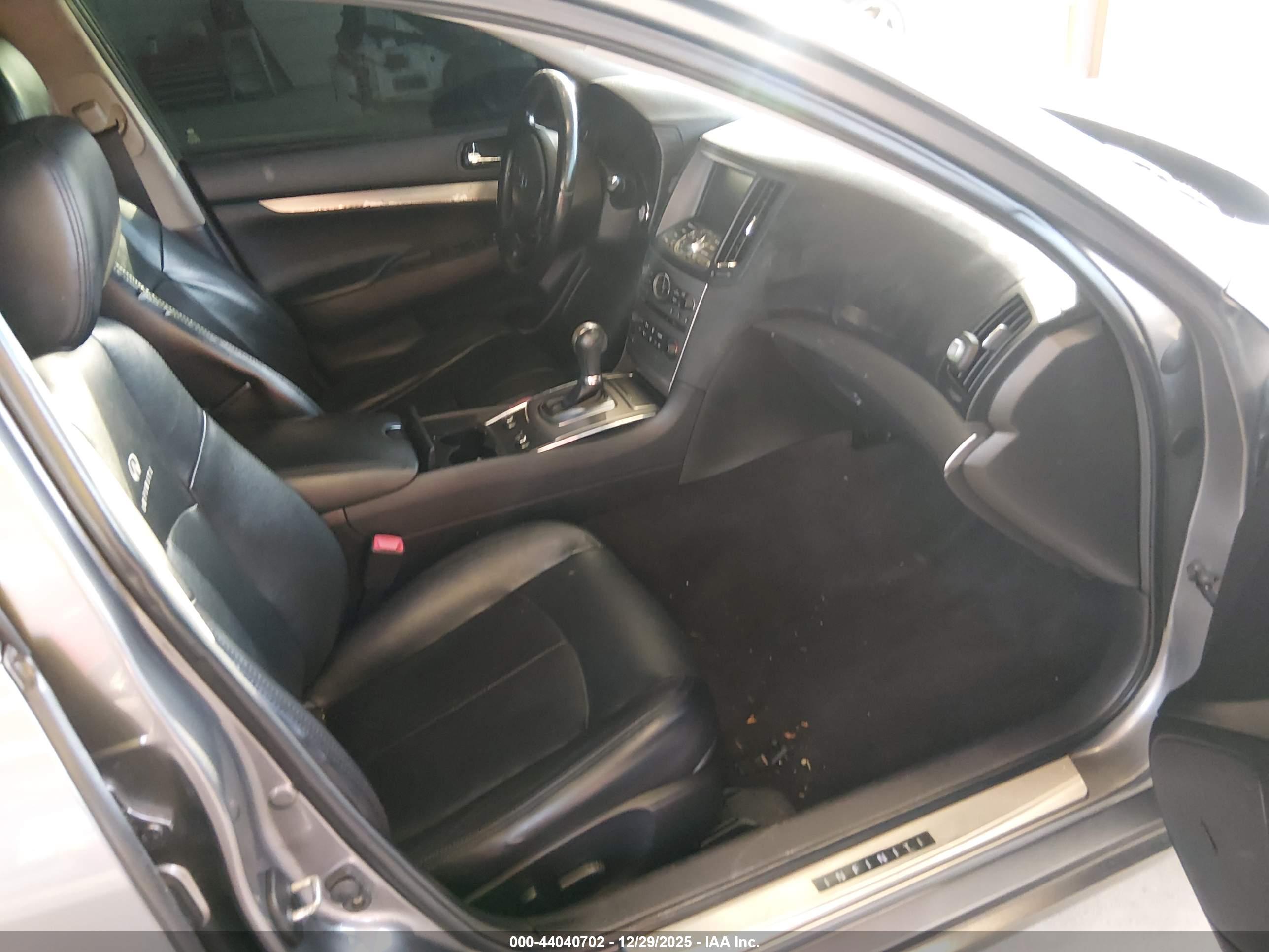 INFINITI G37 image 5