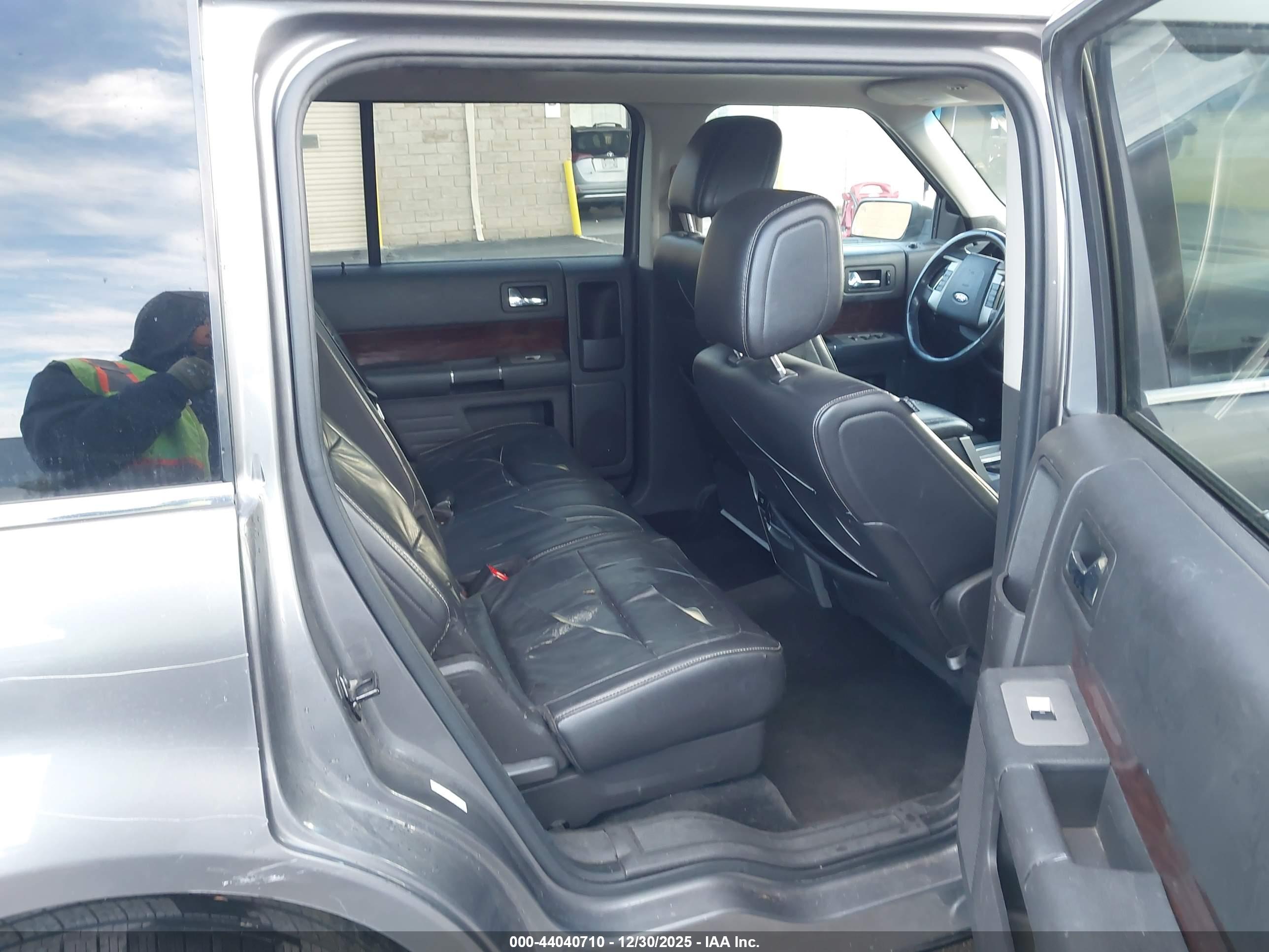 FORD FLEX image 8
