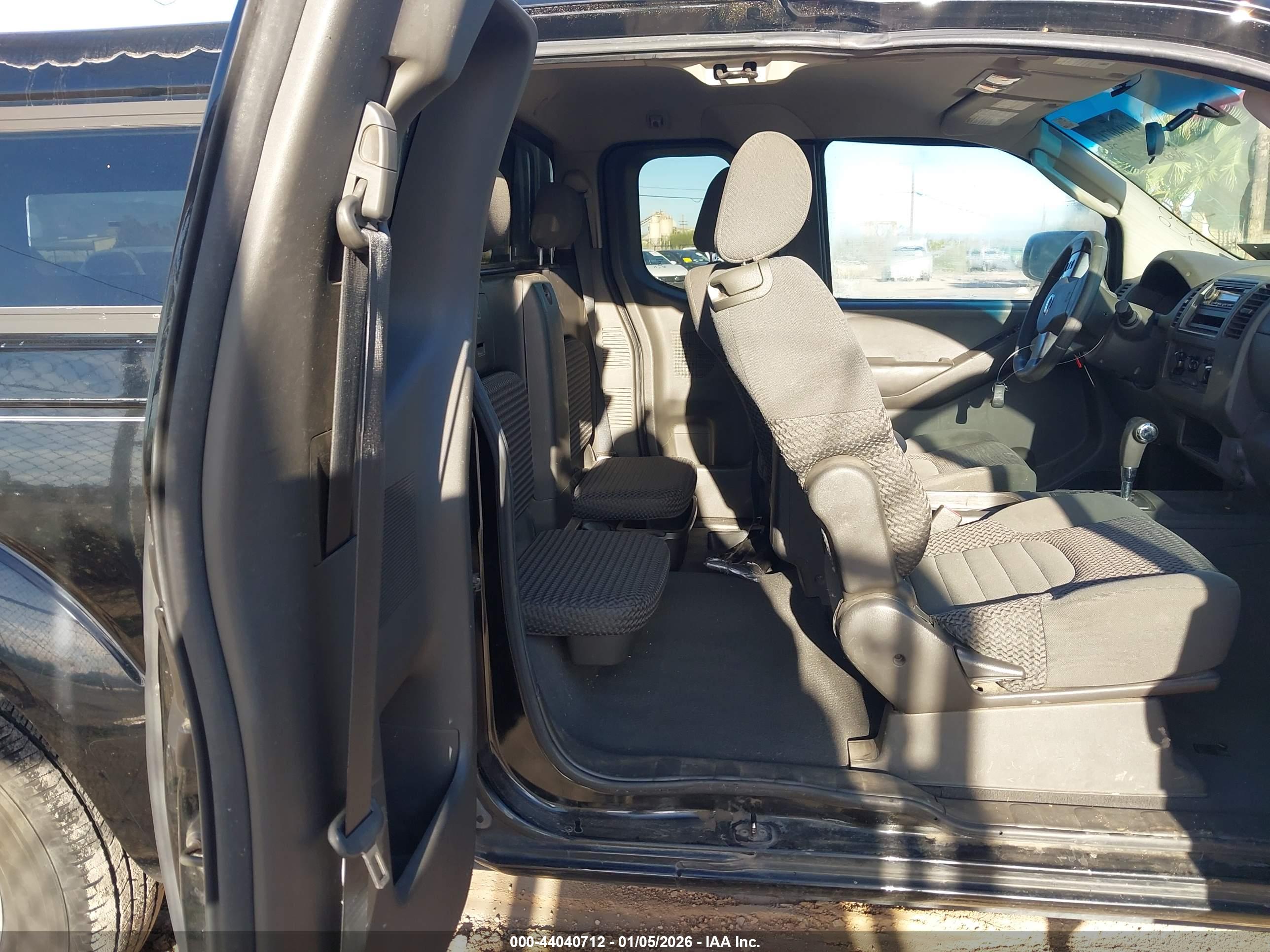 NISSAN FRONTIER image 8