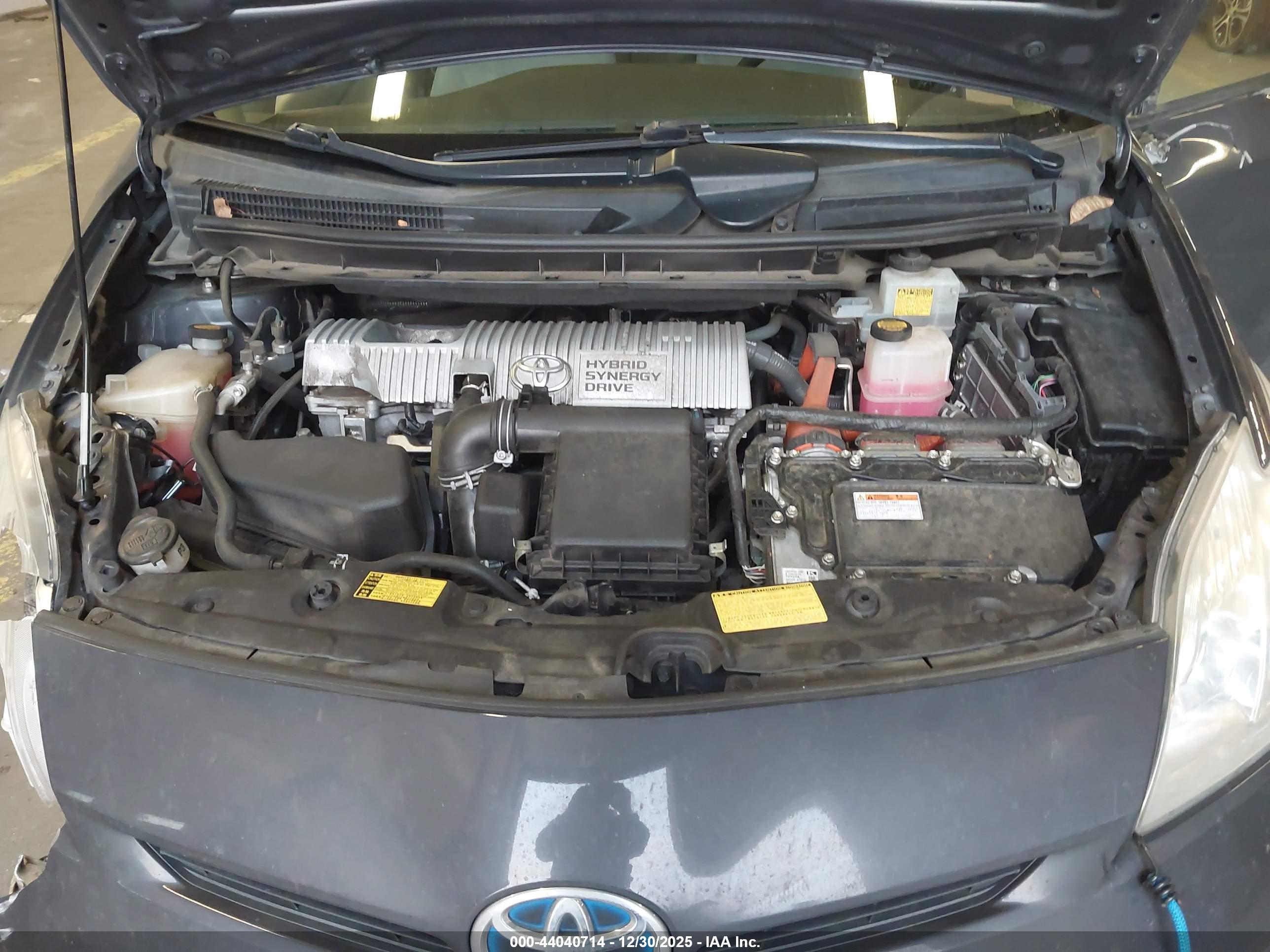 TOYOTA PRIUS image 10