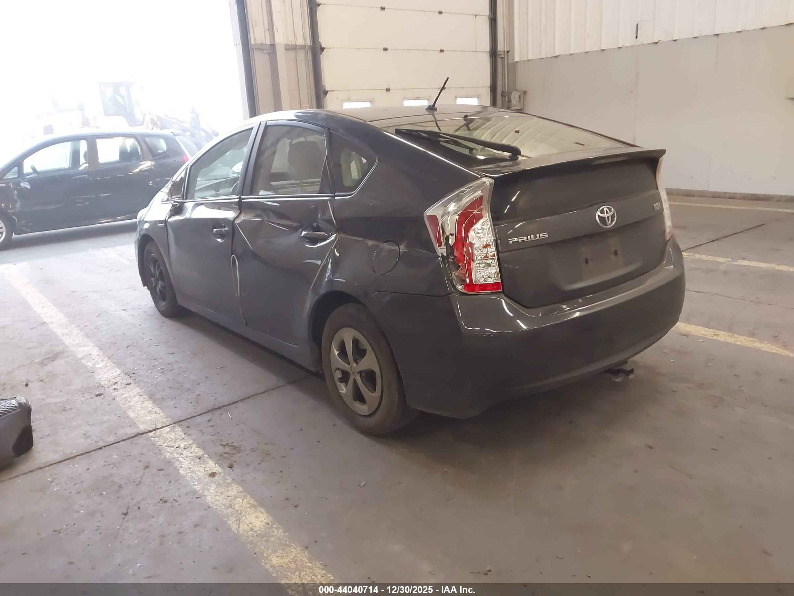 TOYOTA PRIUS image 3