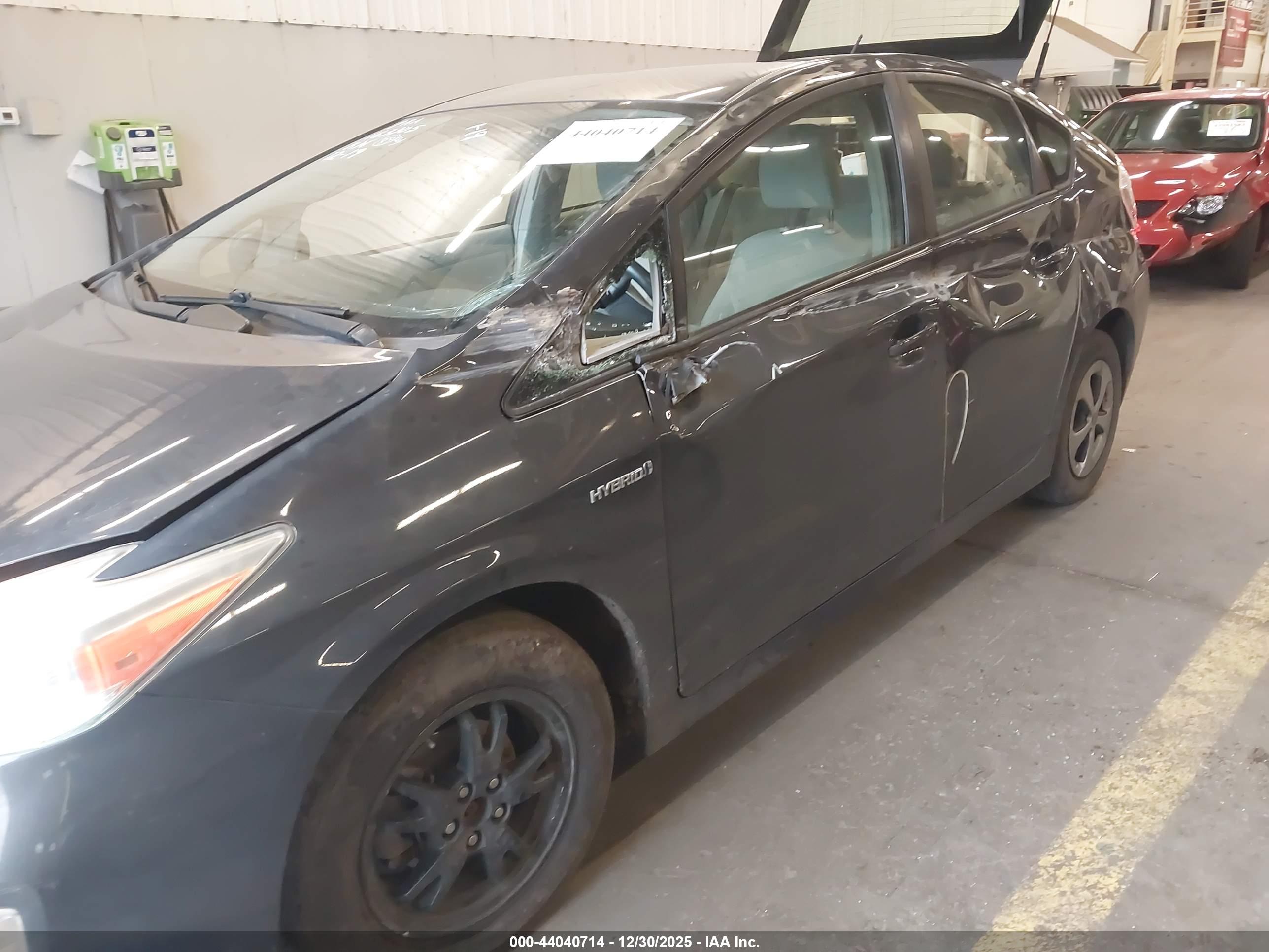 TOYOTA PRIUS image 6