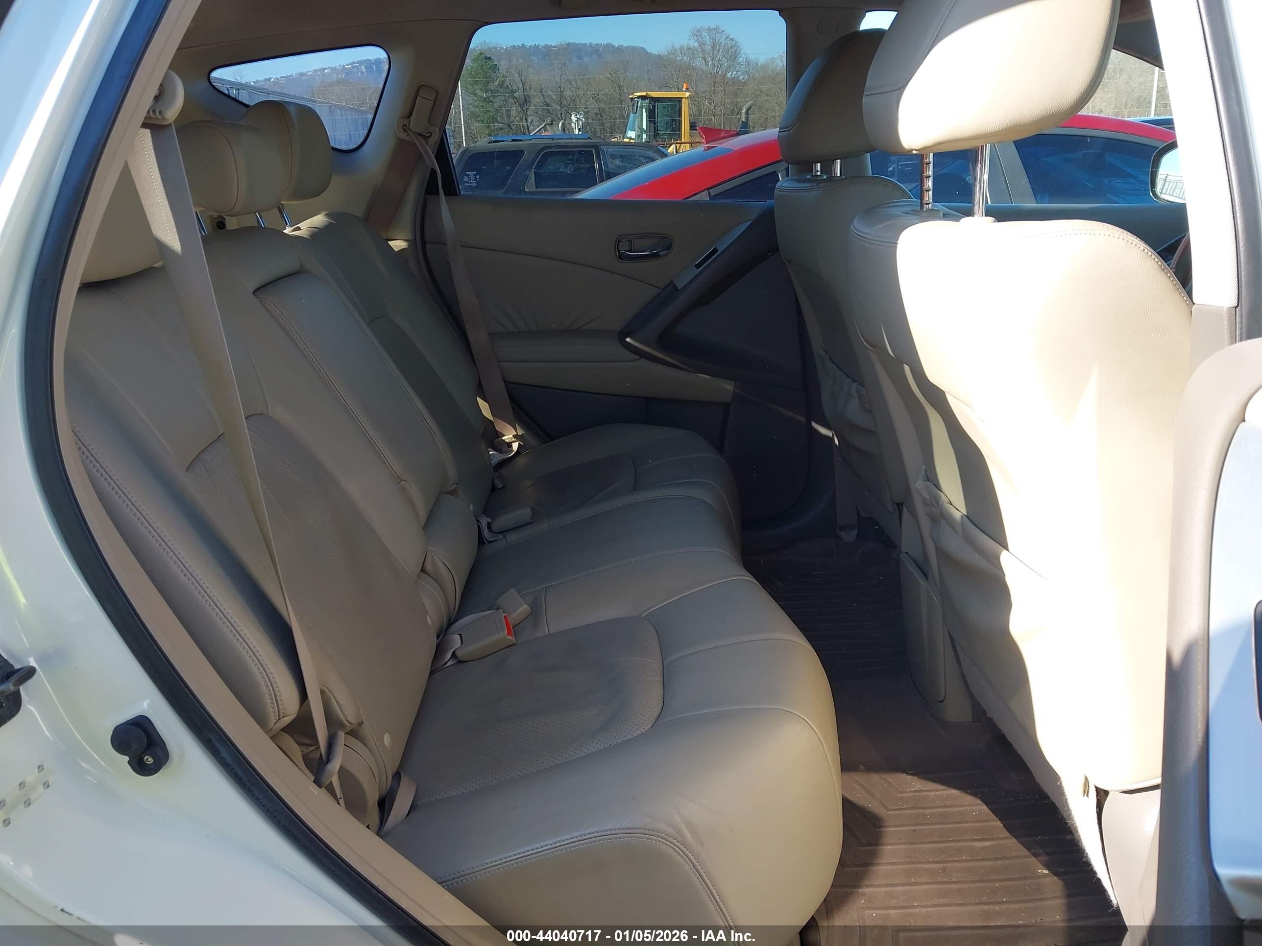 NISSAN MURANO image 8