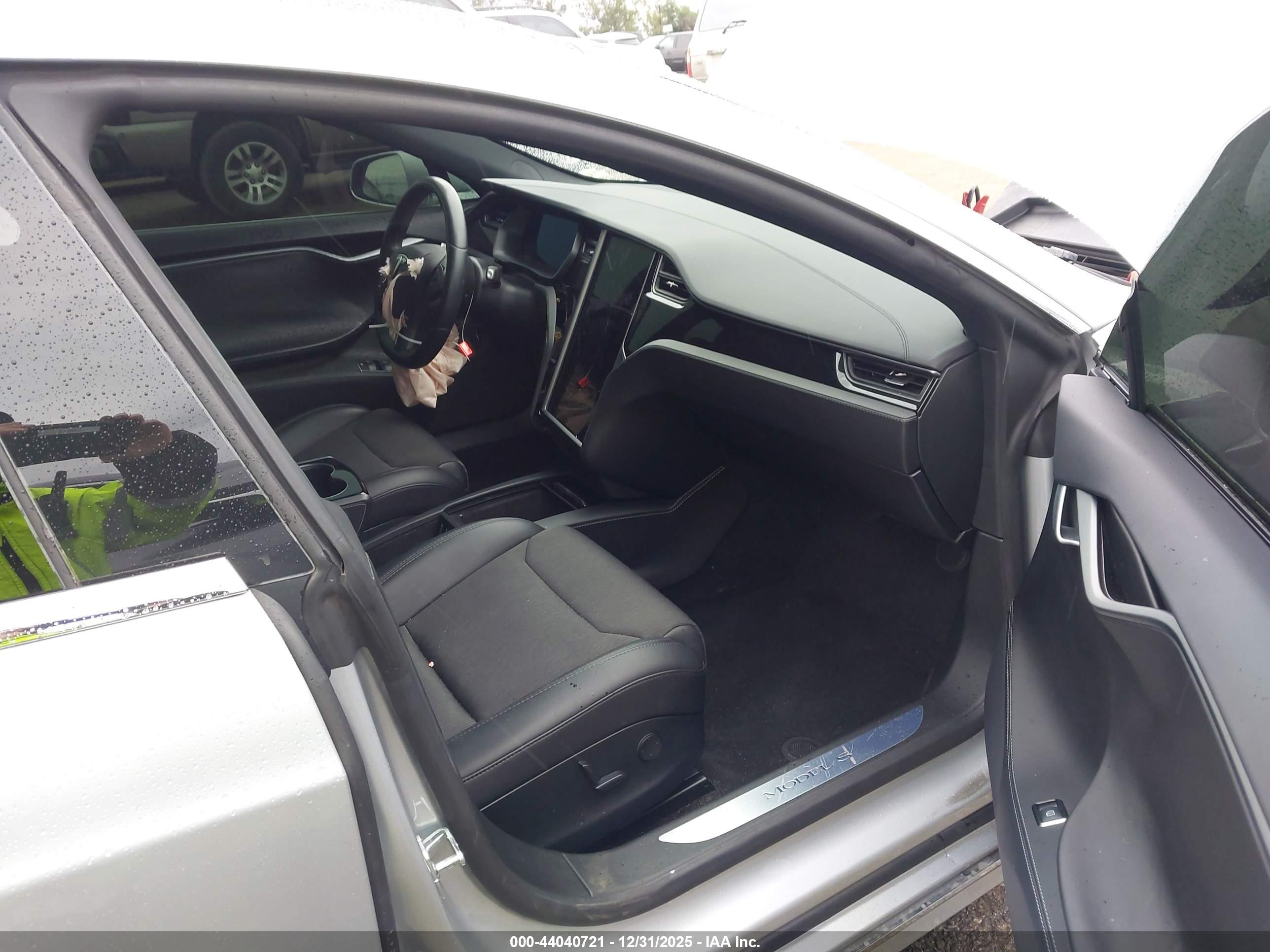 TESLA MODEL image 5