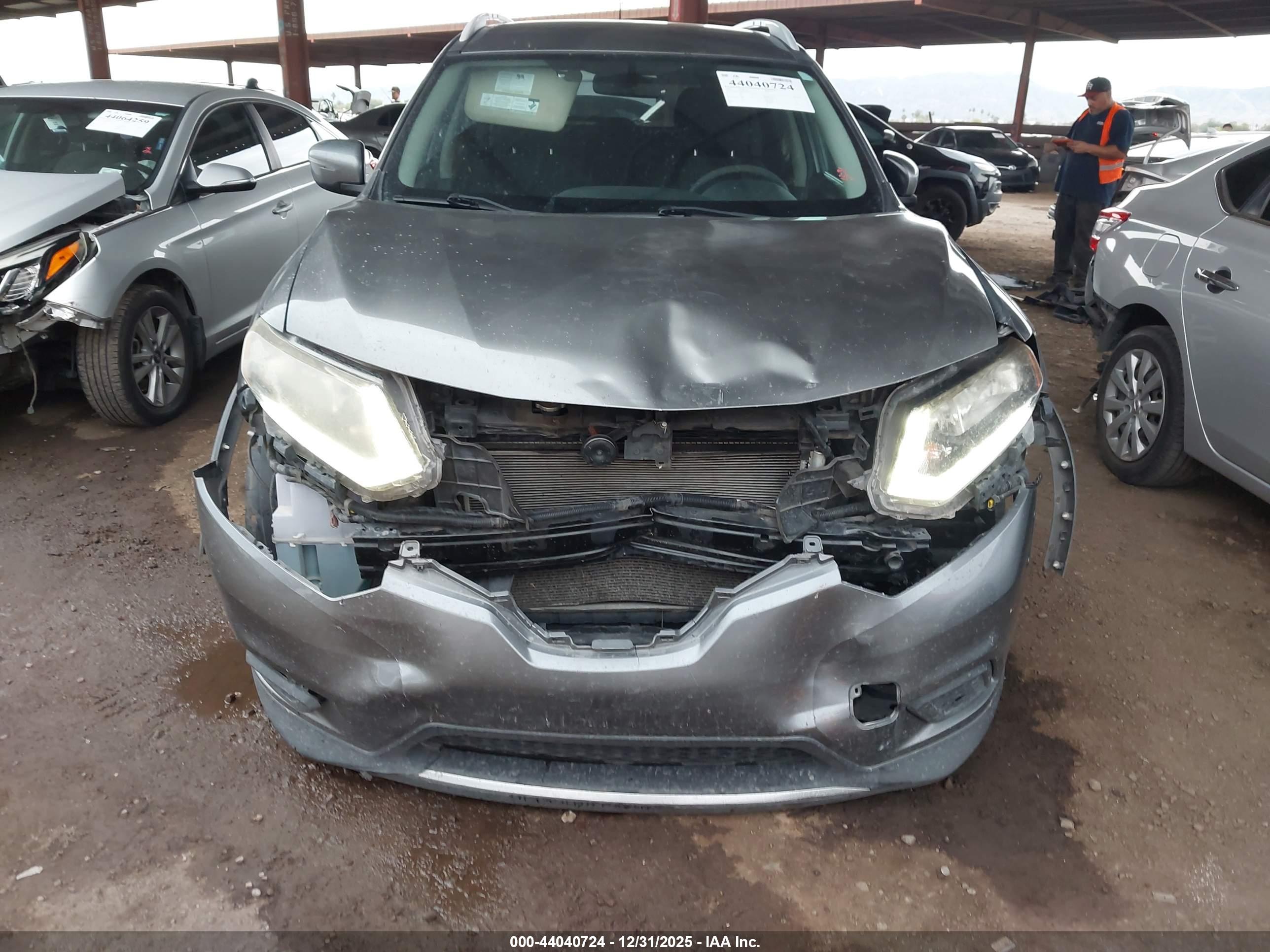 NISSAN ROGUE image 6