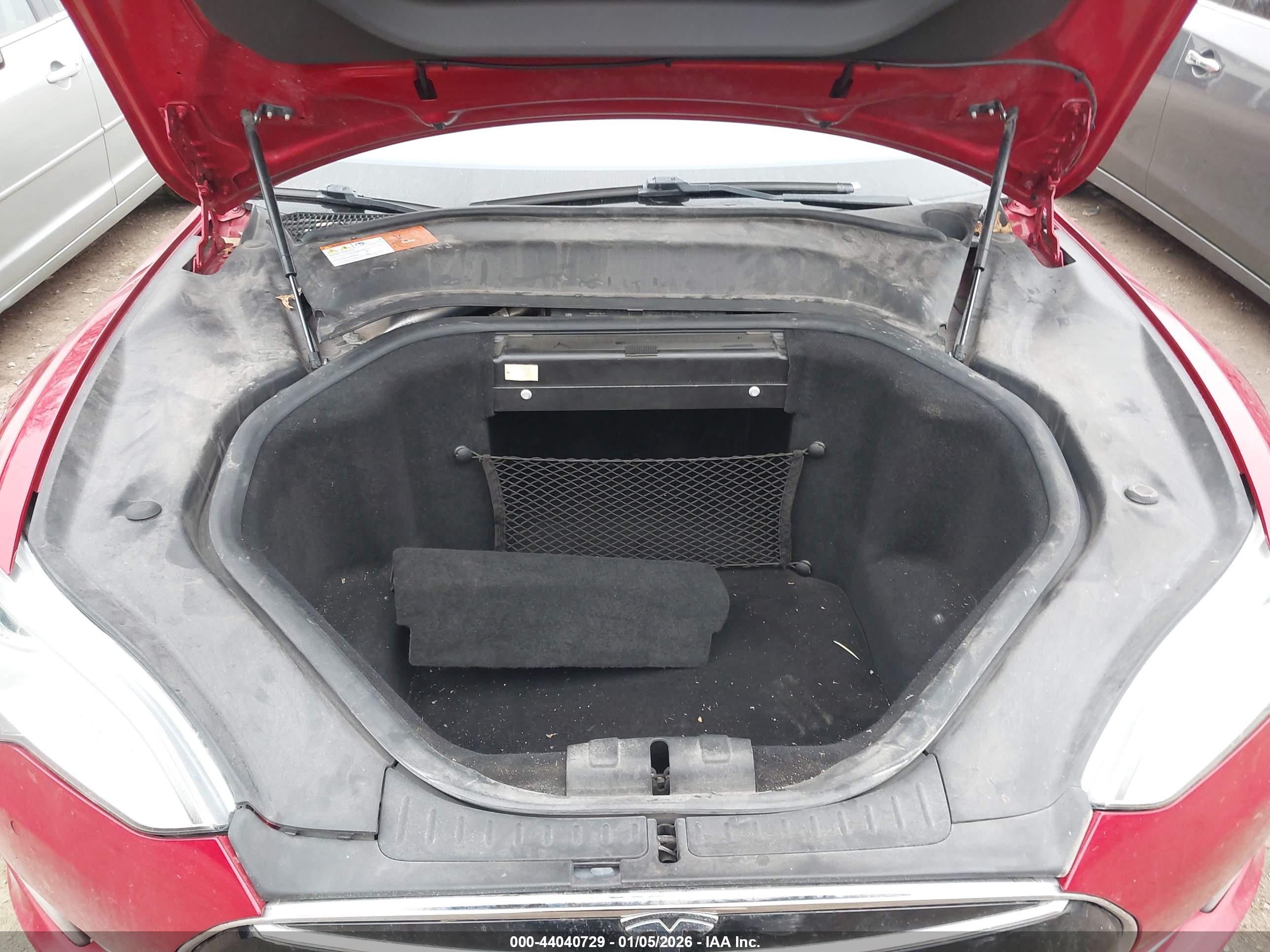 TESLA MODEL image 10