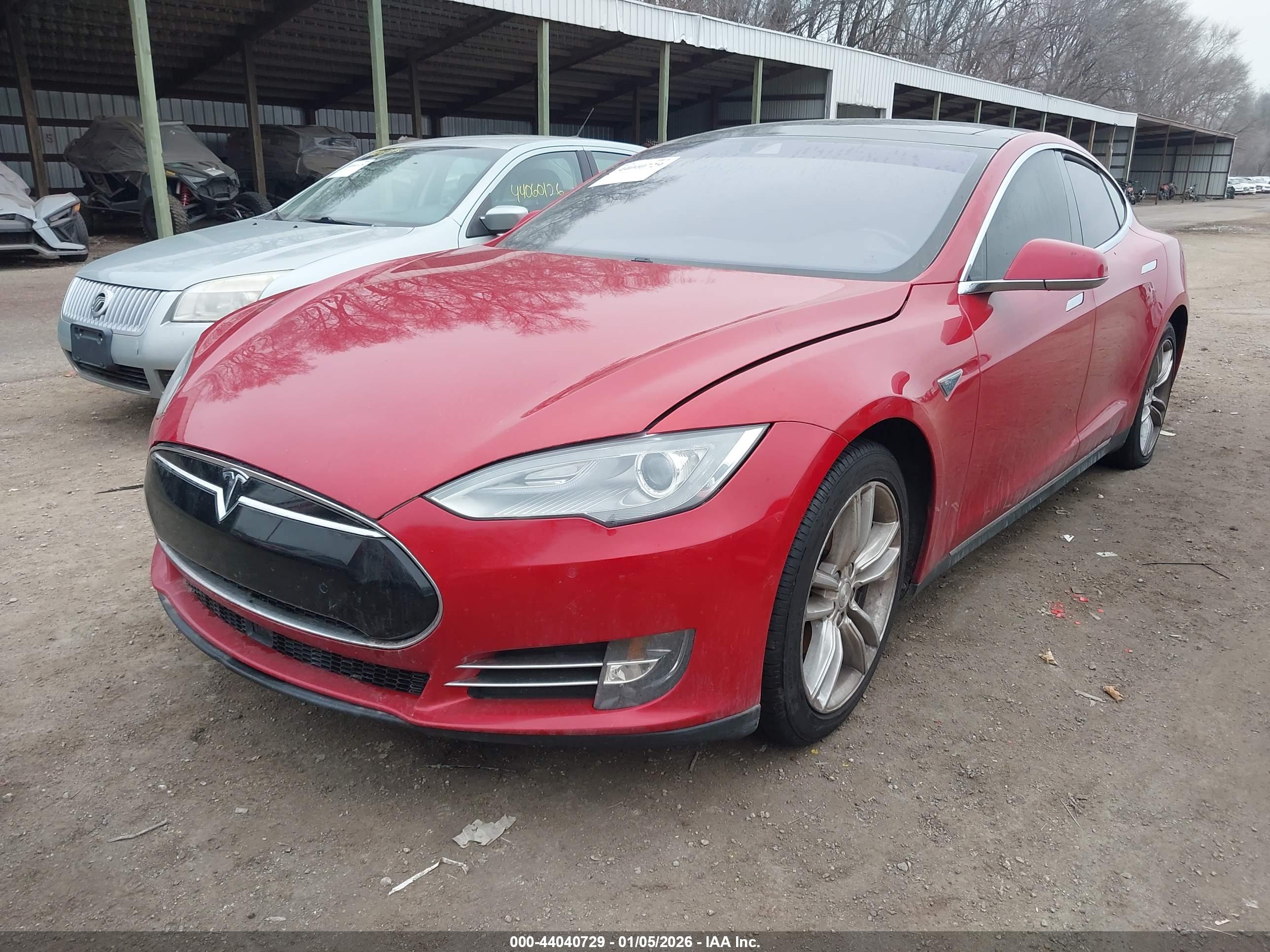 TESLA MODEL image 2