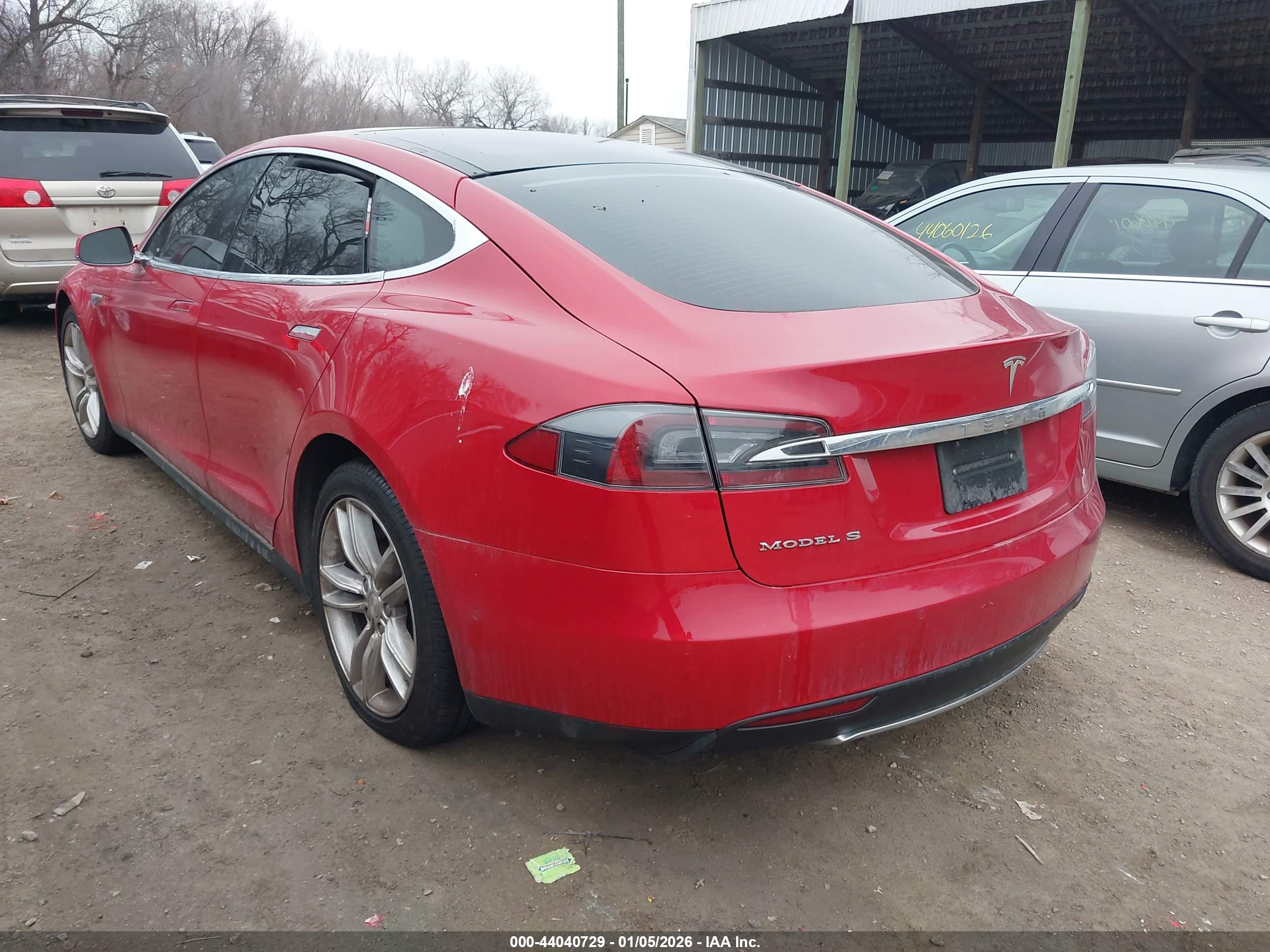 TESLA MODEL image 3