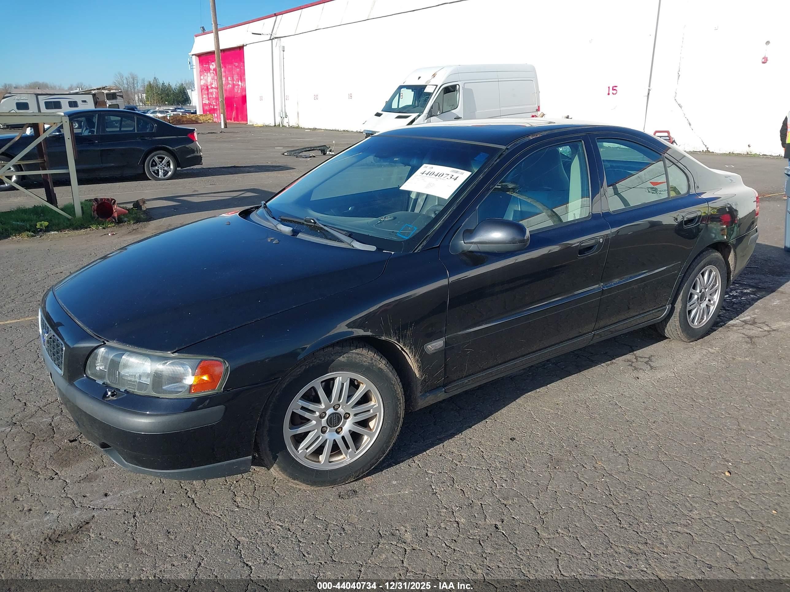 VOLVO S60 image 2