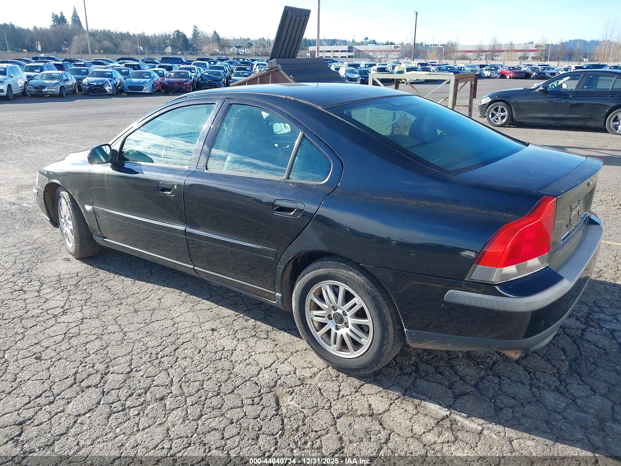 VOLVO S60 image 3