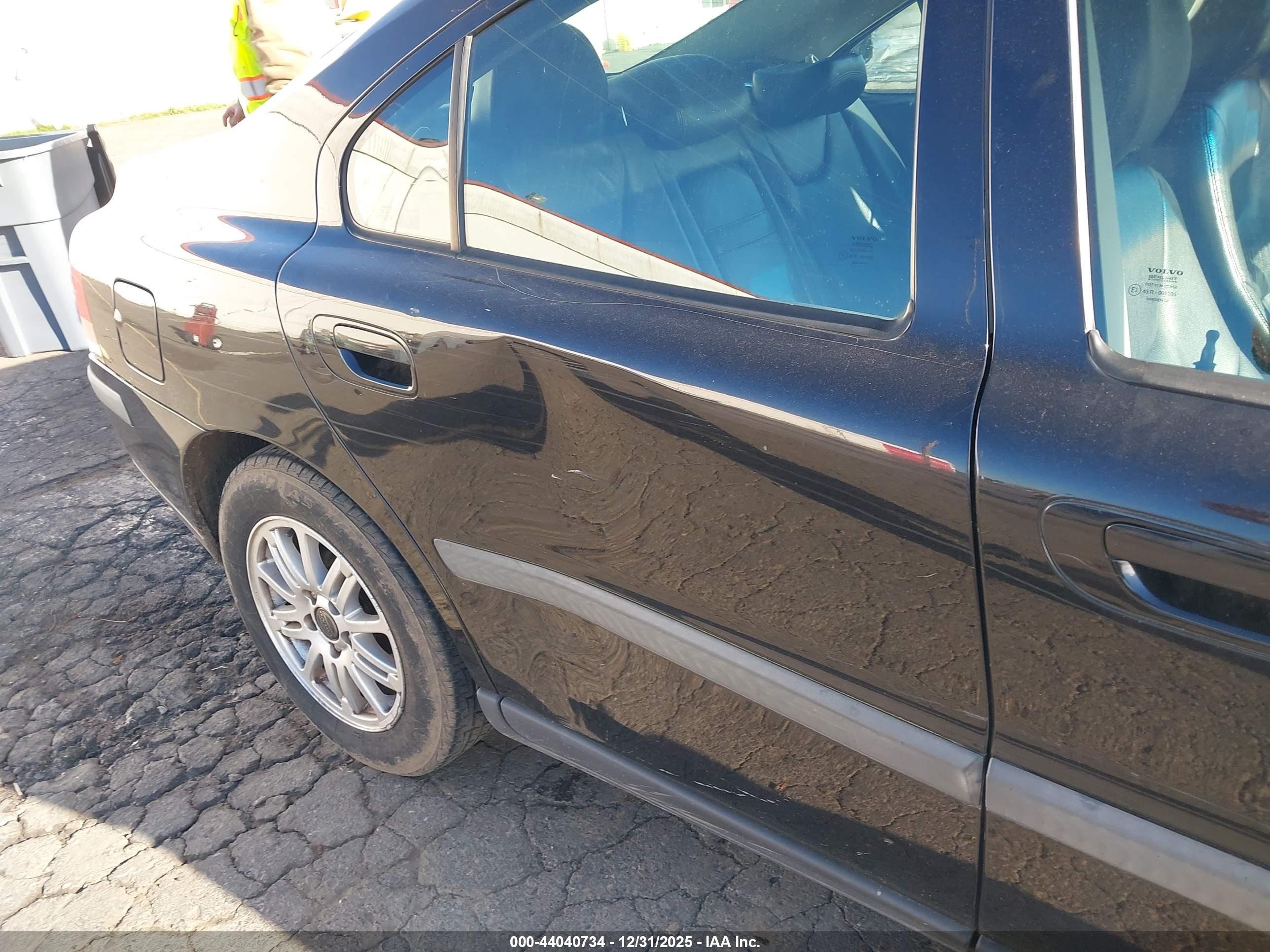 VOLVO S60 image 6