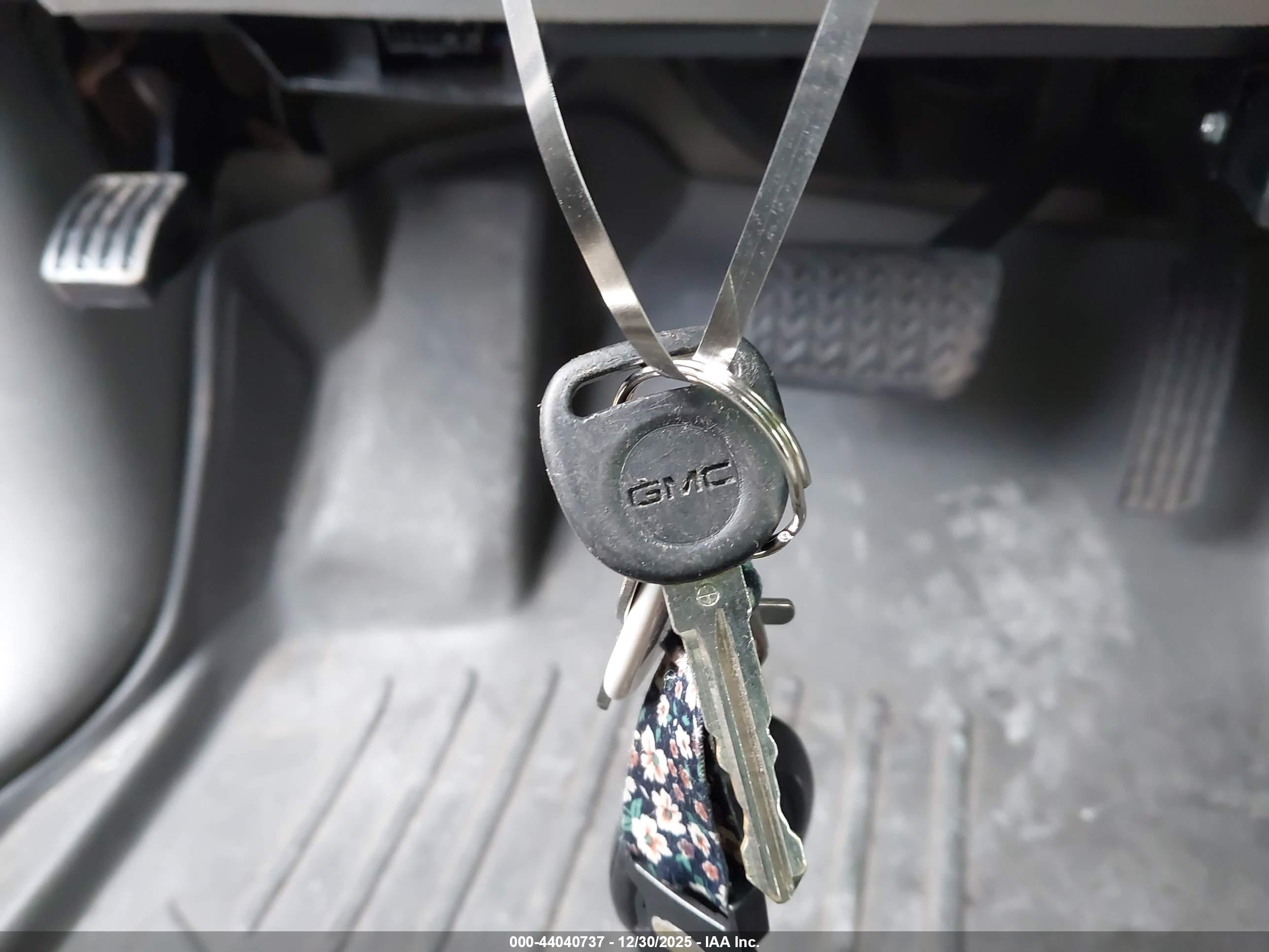 GMC ACADIA image 11