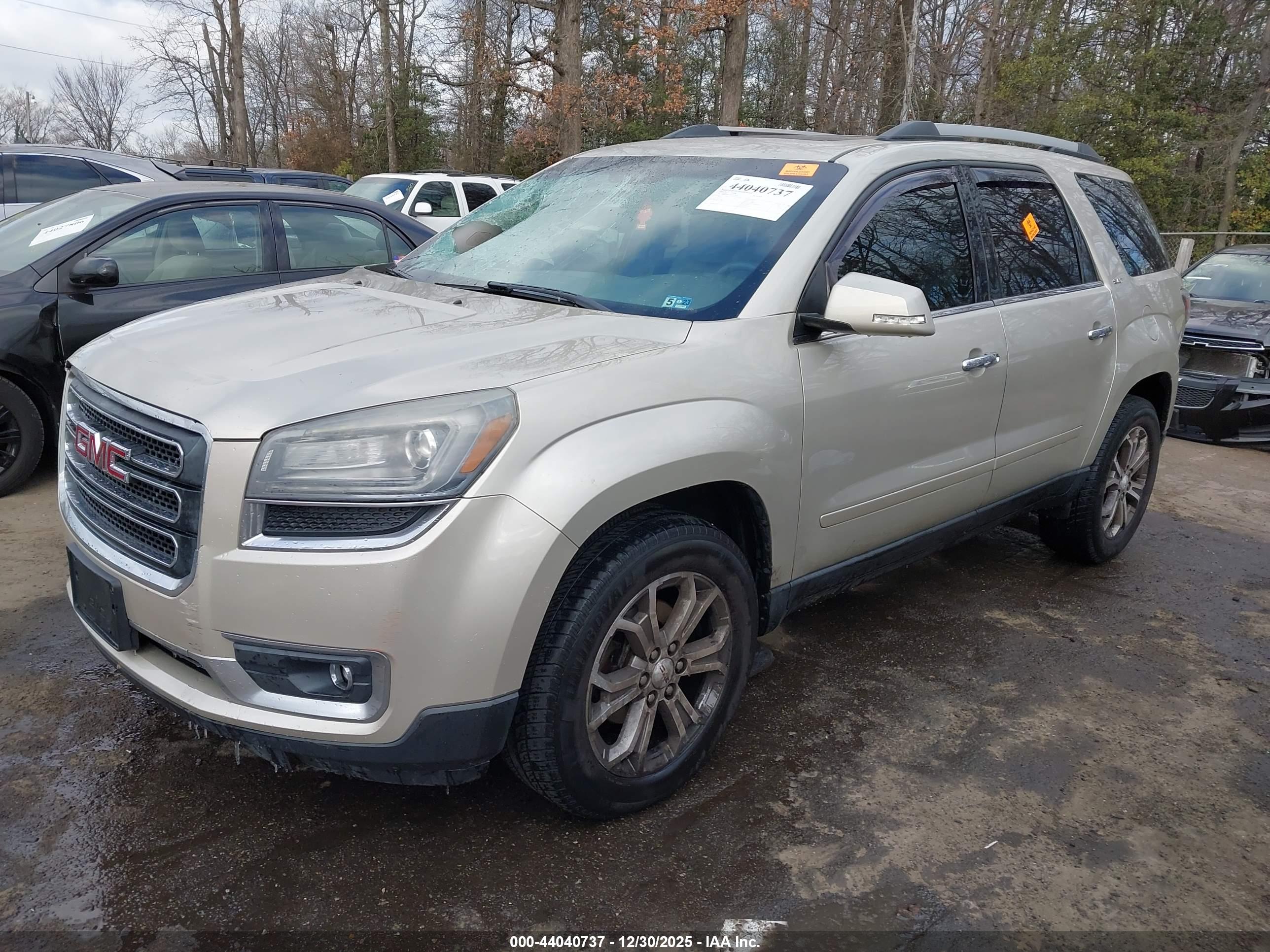 GMC ACADIA image 2