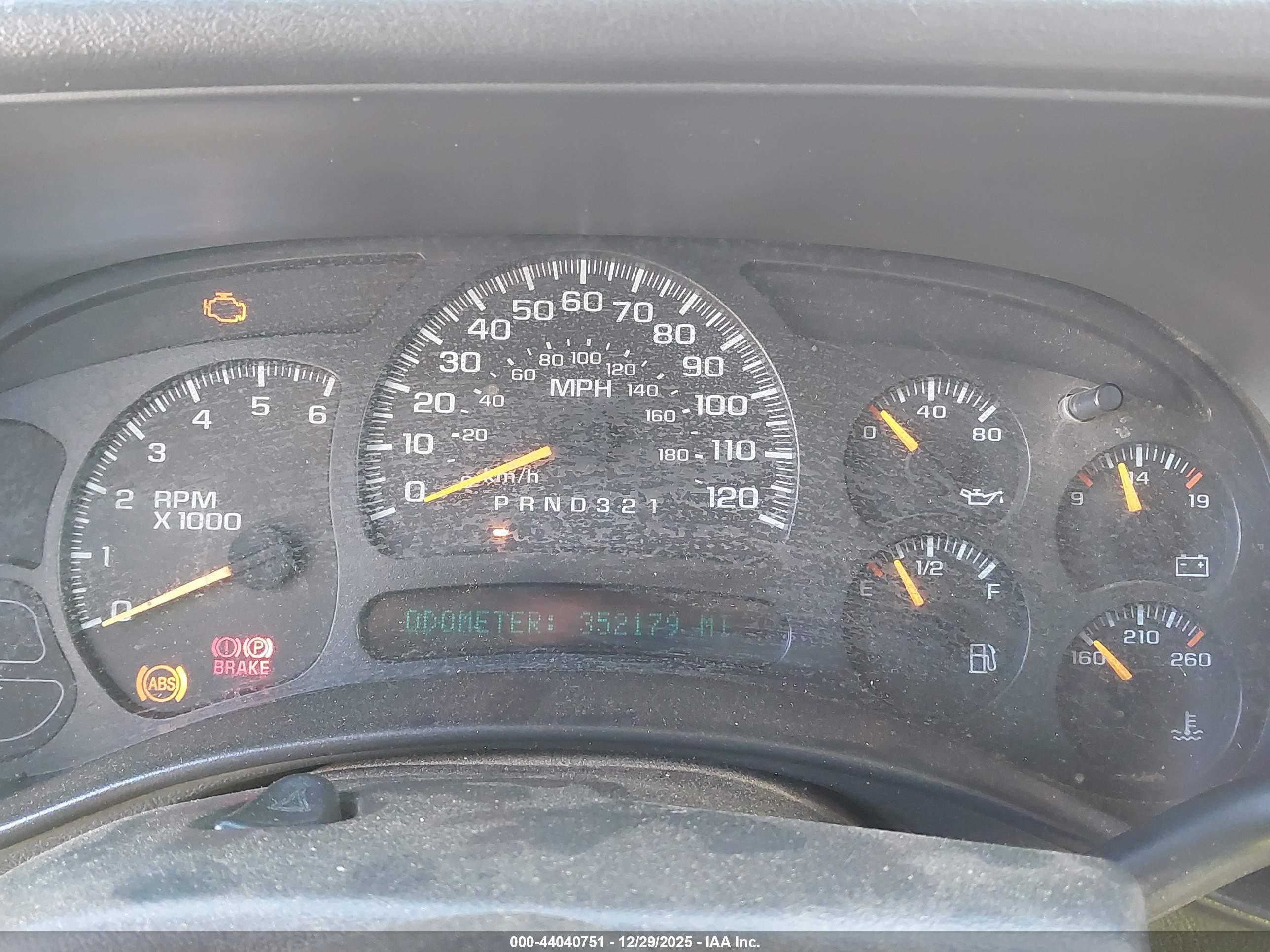CHEVROLET SILVERADO image 7