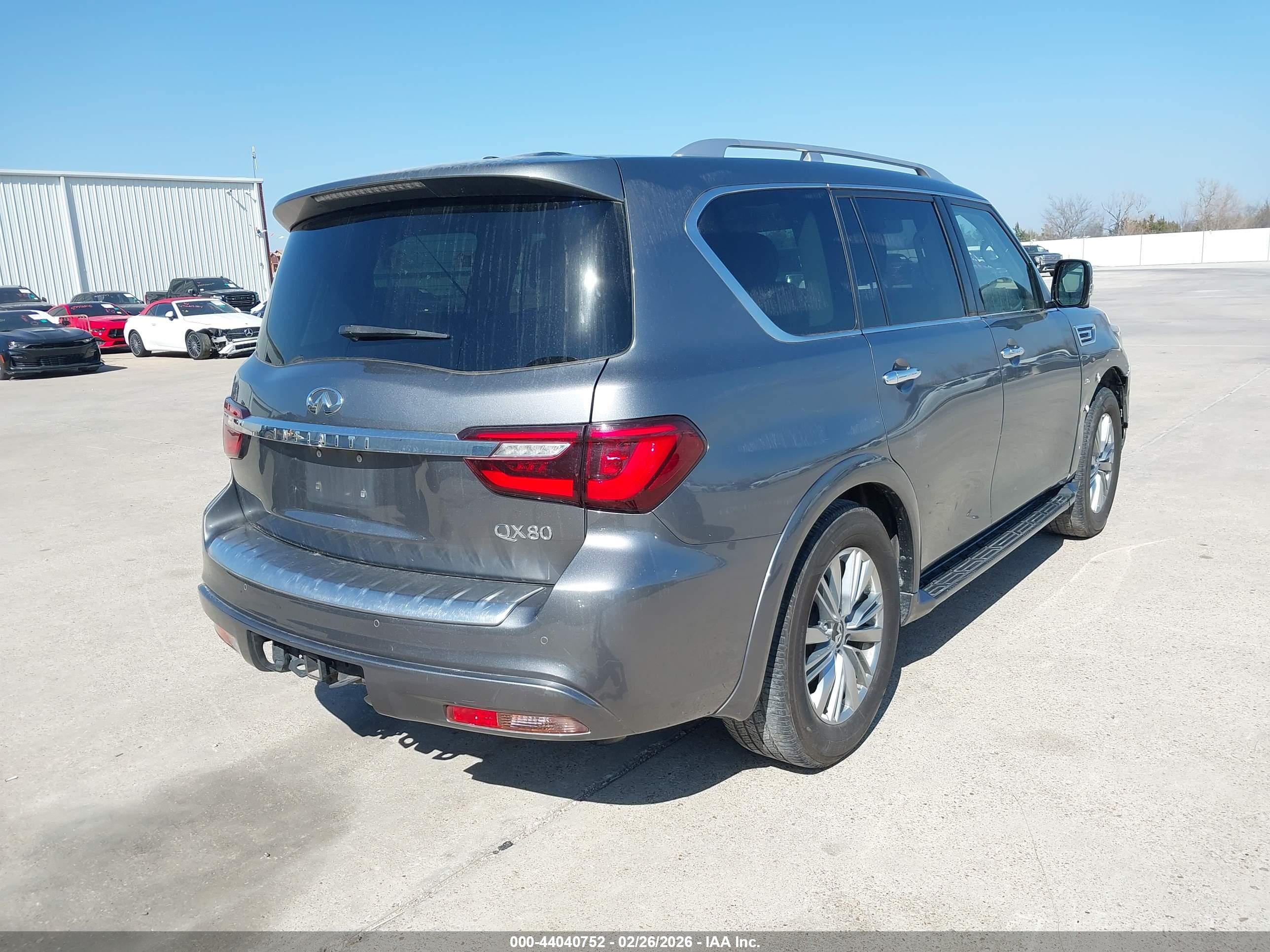 INFINITI QX80 image 4