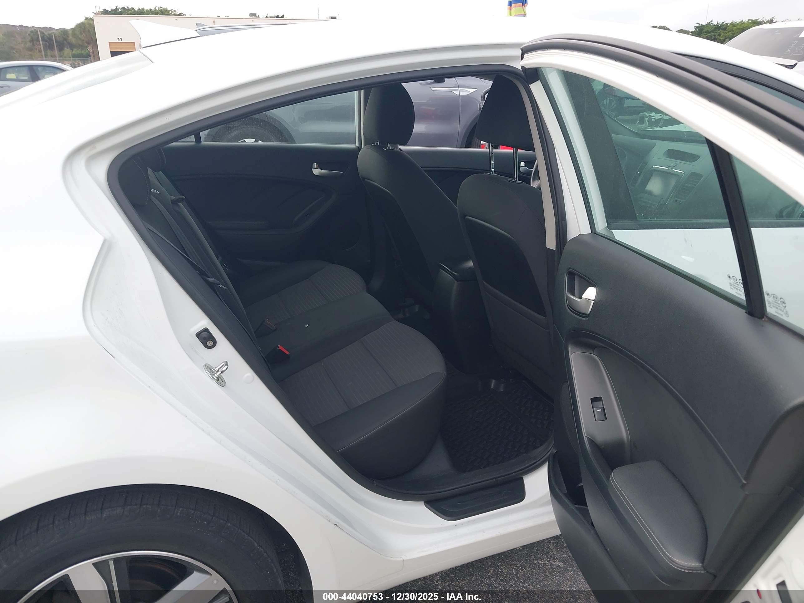 KIA FORTE image 8