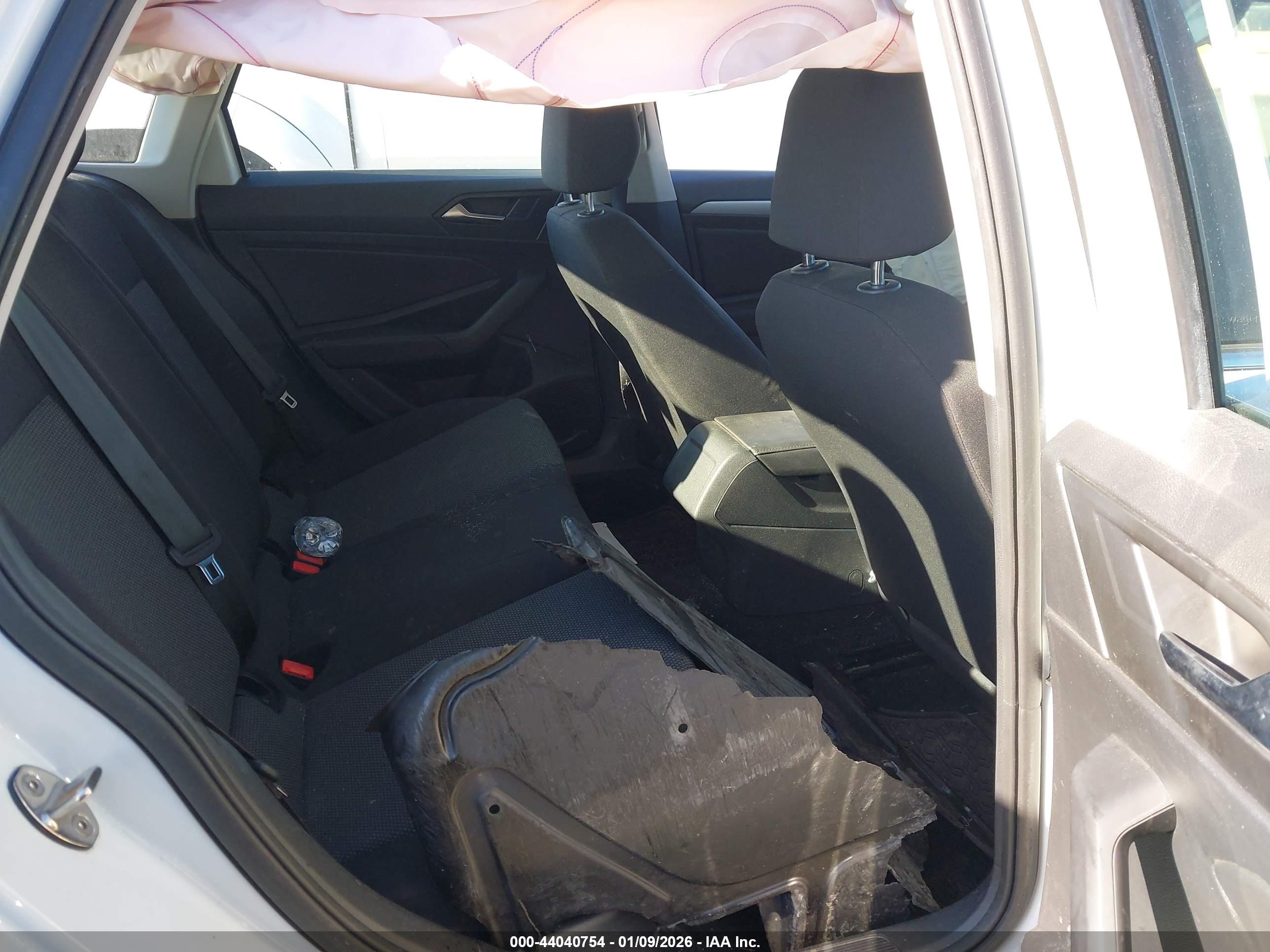 VOLKSWAGEN JETTA image 8
