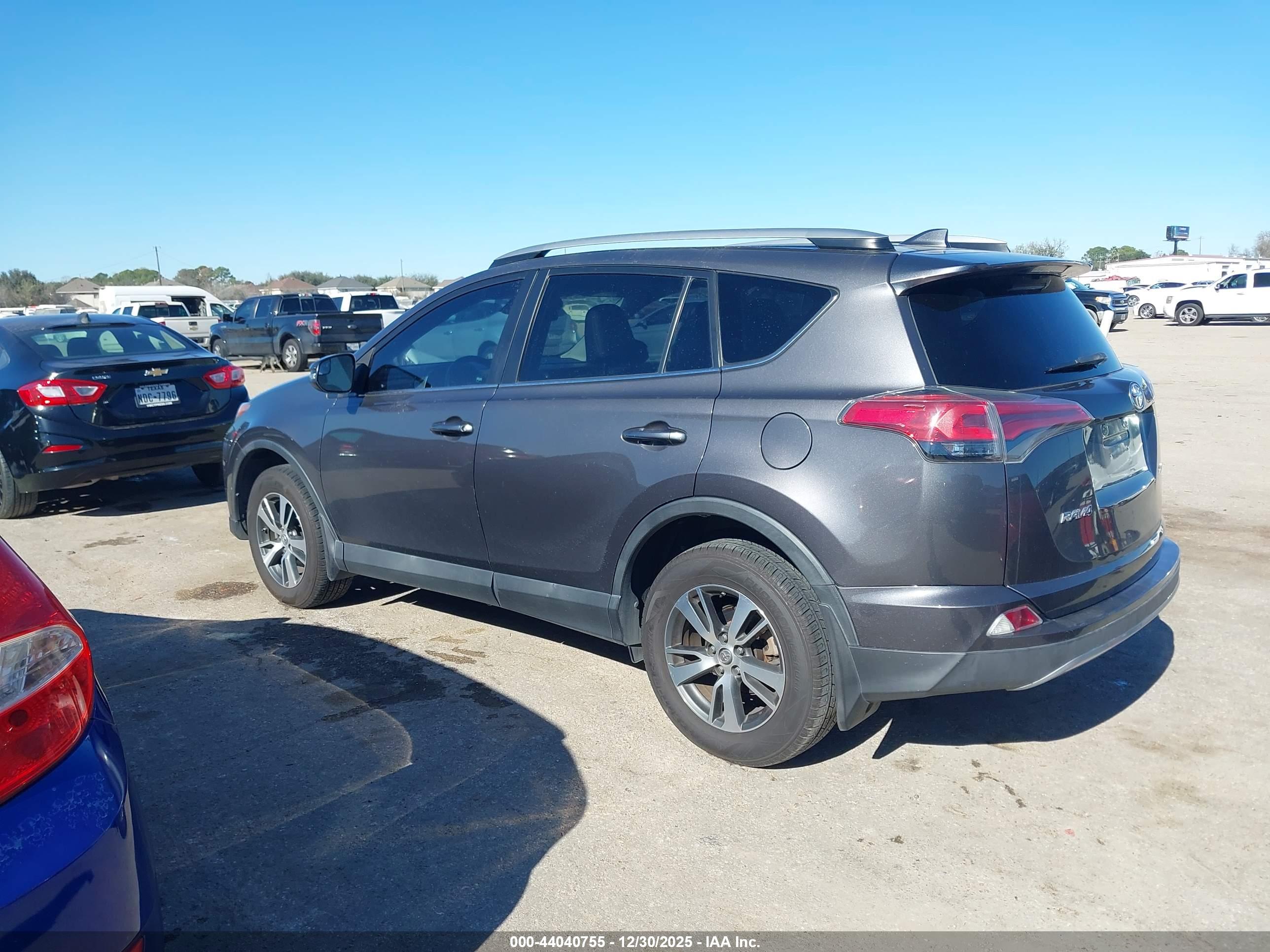 TOYOTA RAV4 image 3