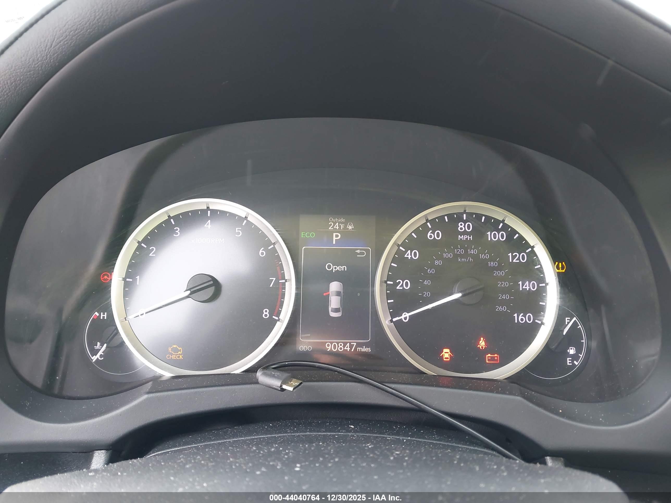 LEXUS IS image 7