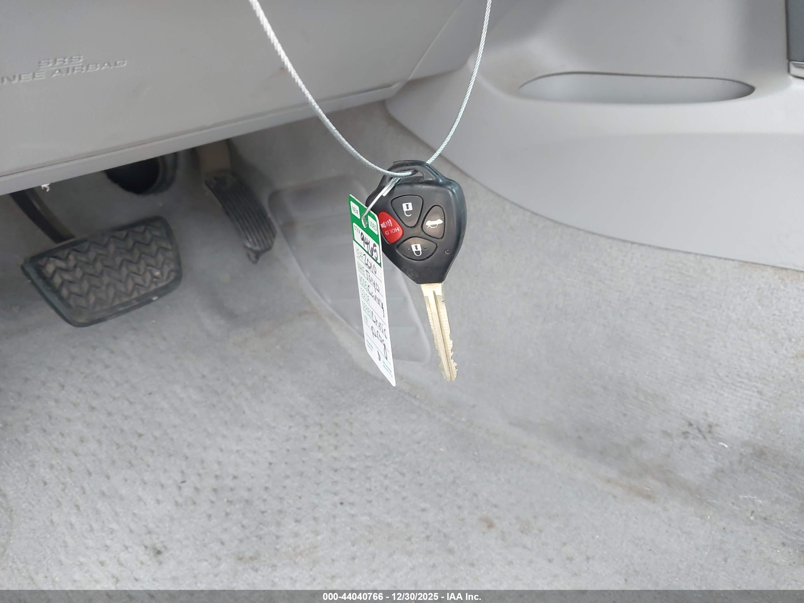 TOYOTA CAMRY image 11