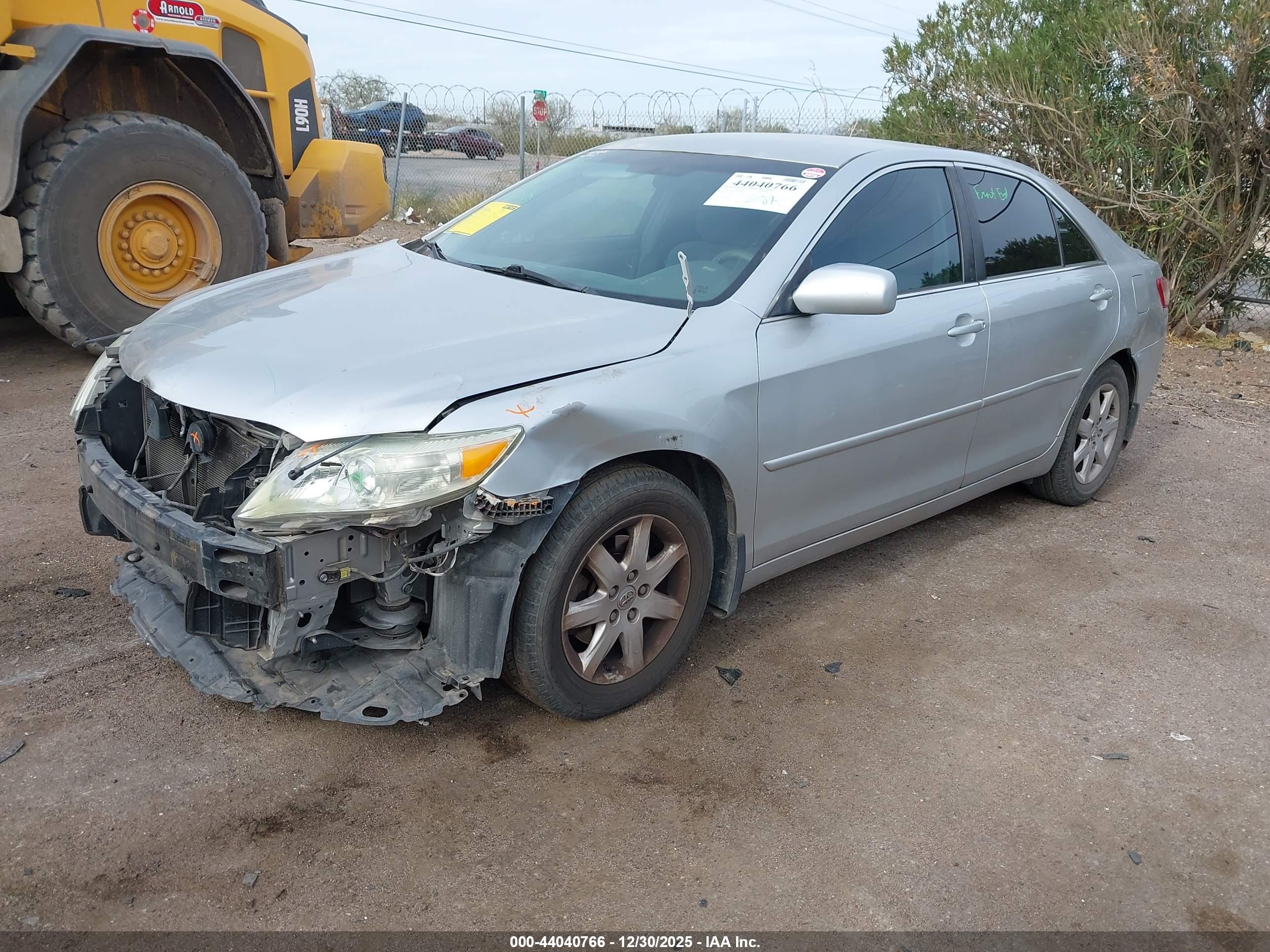 TOYOTA CAMRY image 2