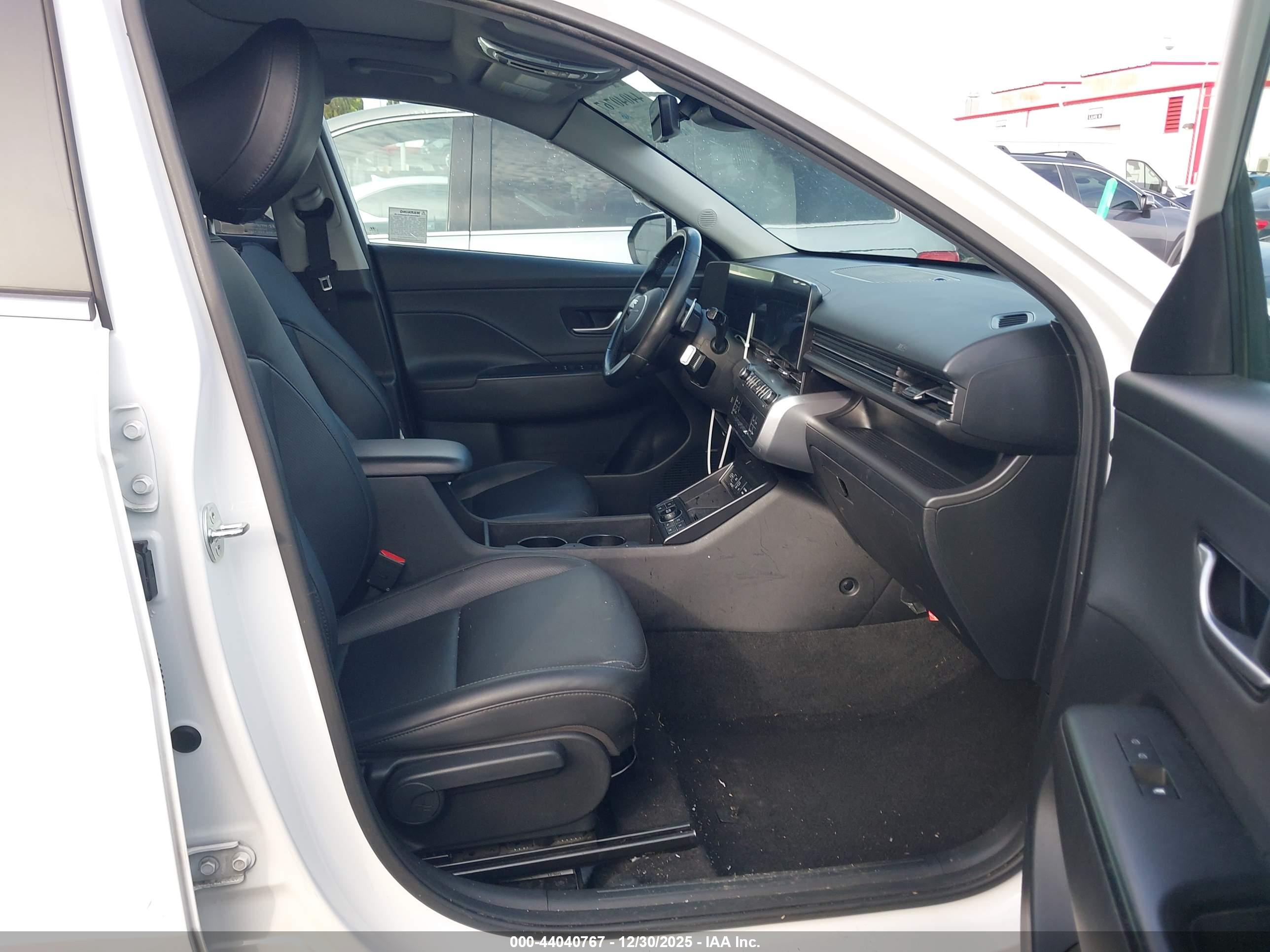 HYUNDAI KONA image 5