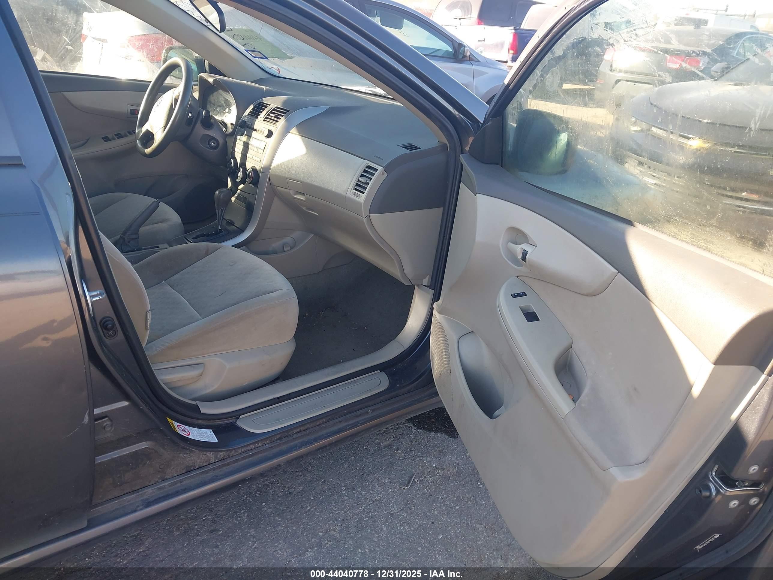 TOYOTA COROLLA image 5