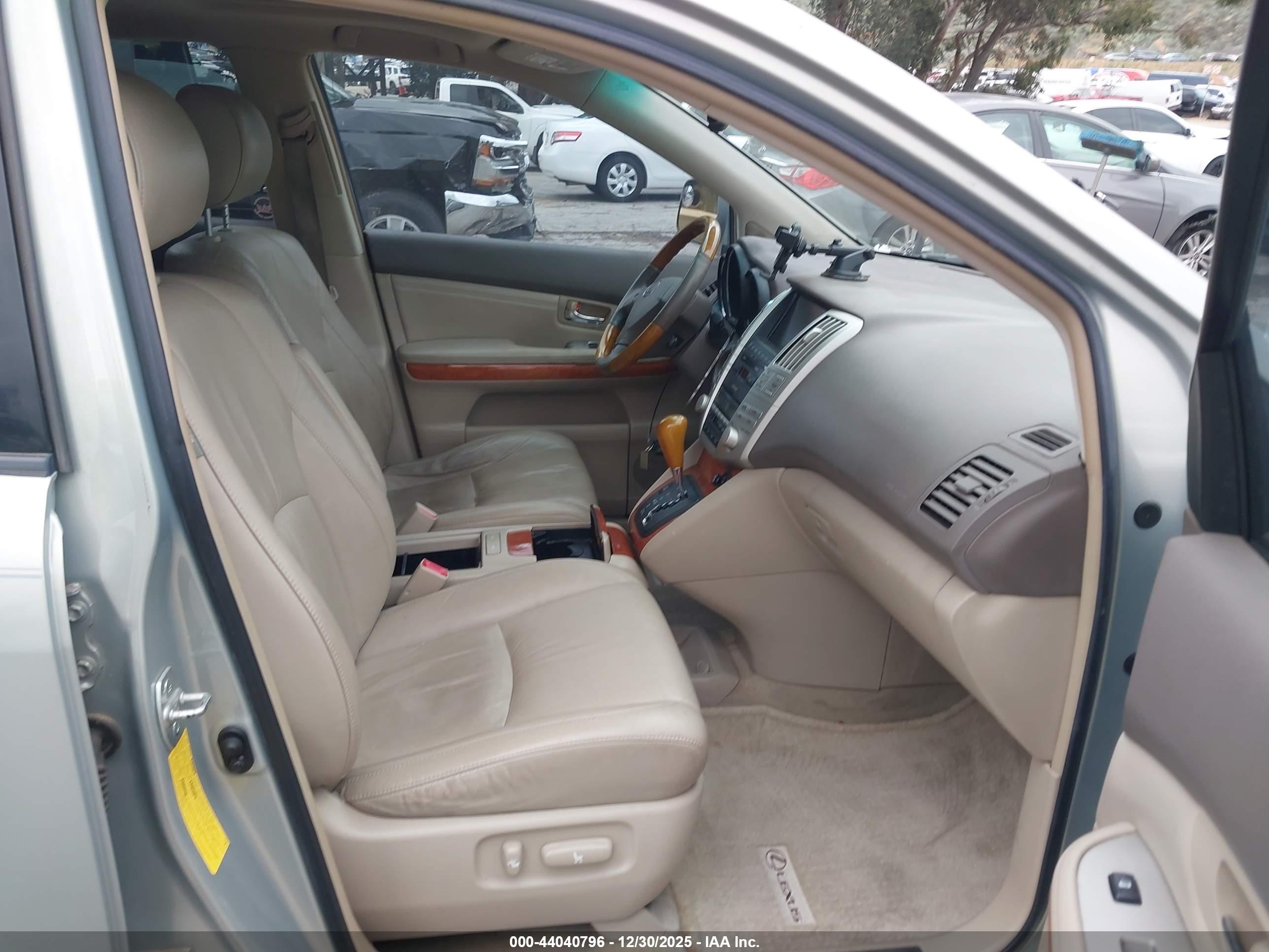 LEXUS RX image 5