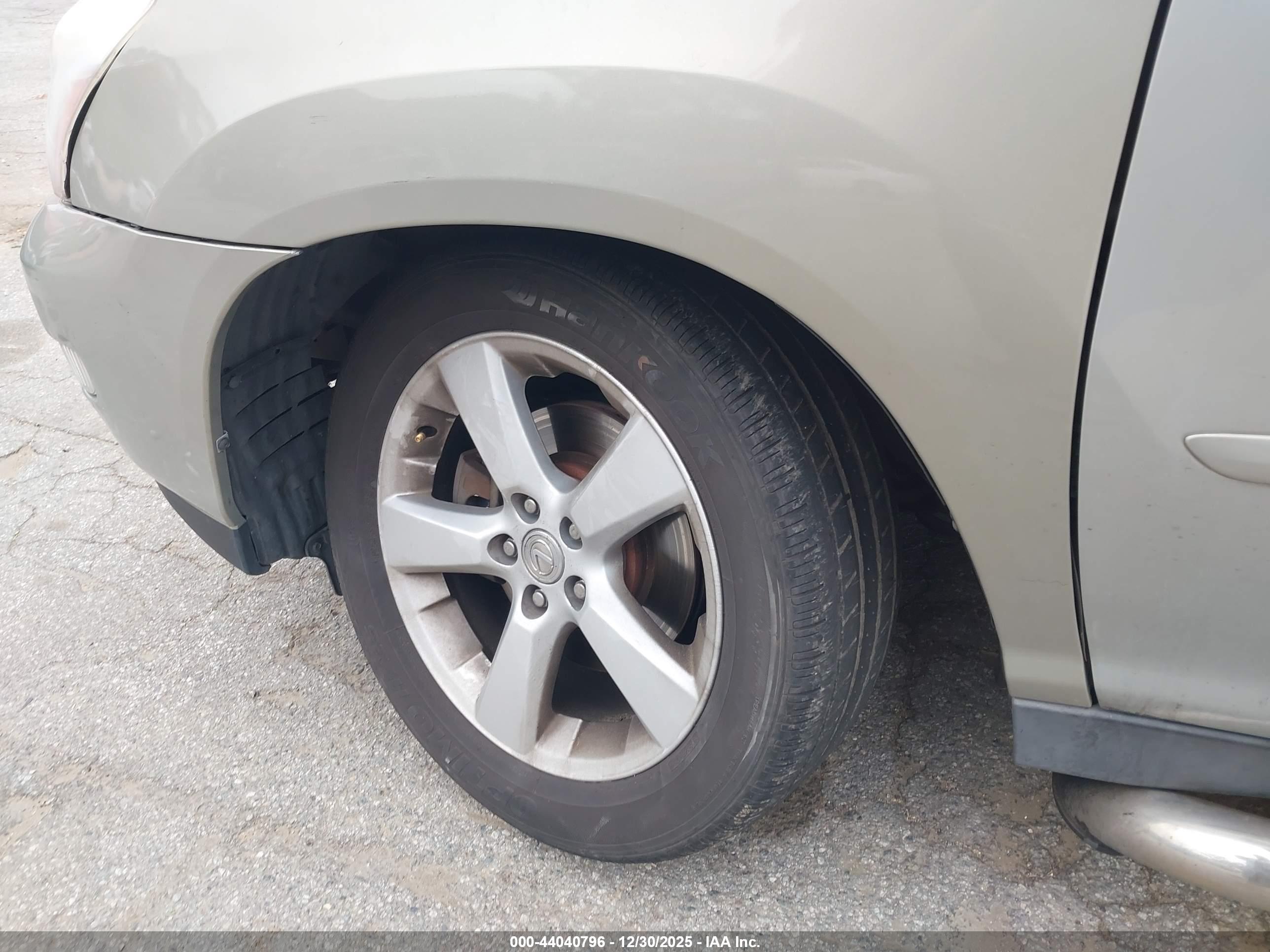 LEXUS RX image 6