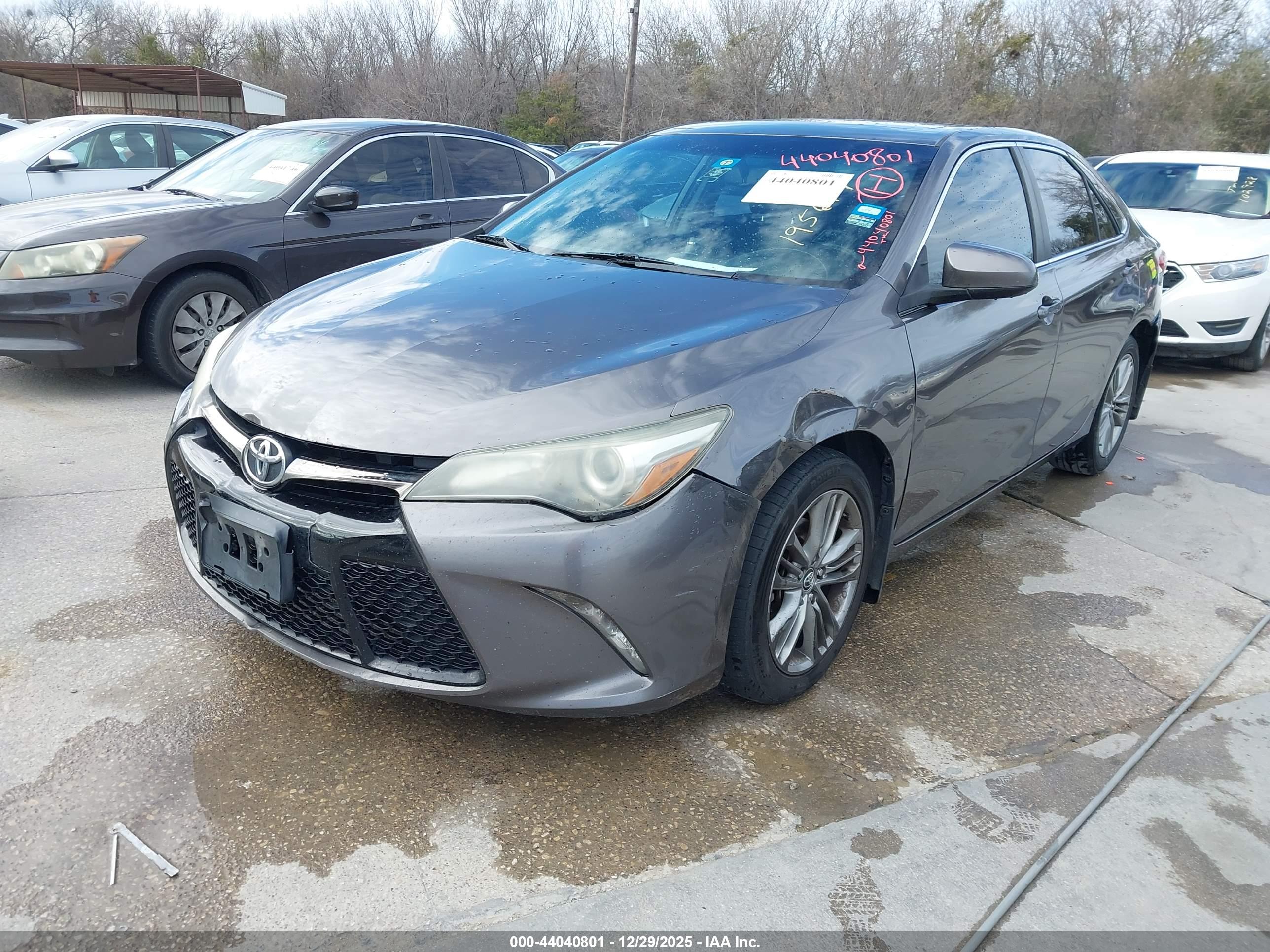 TOYOTA CAMRY image 2