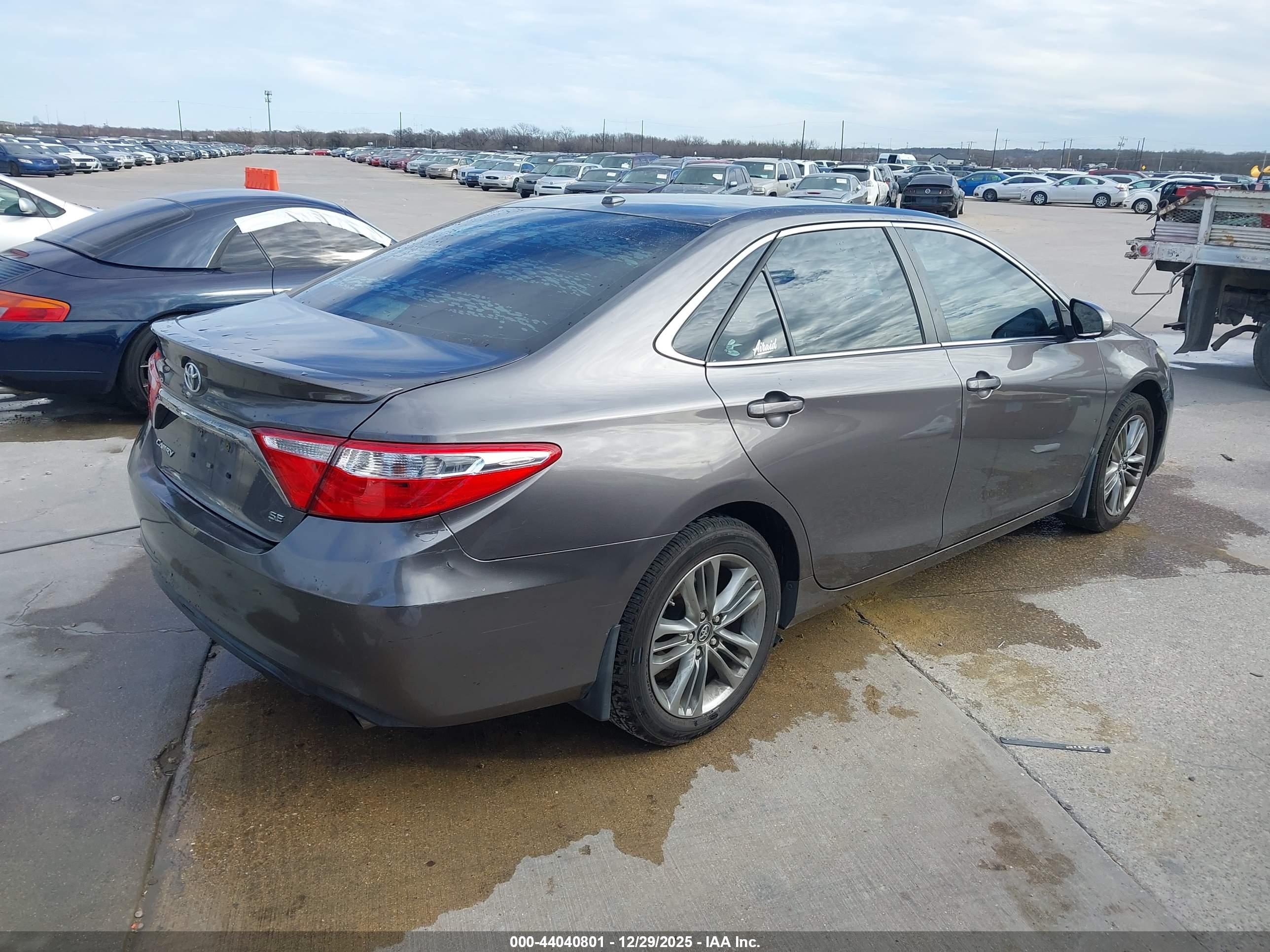 TOYOTA CAMRY image 4