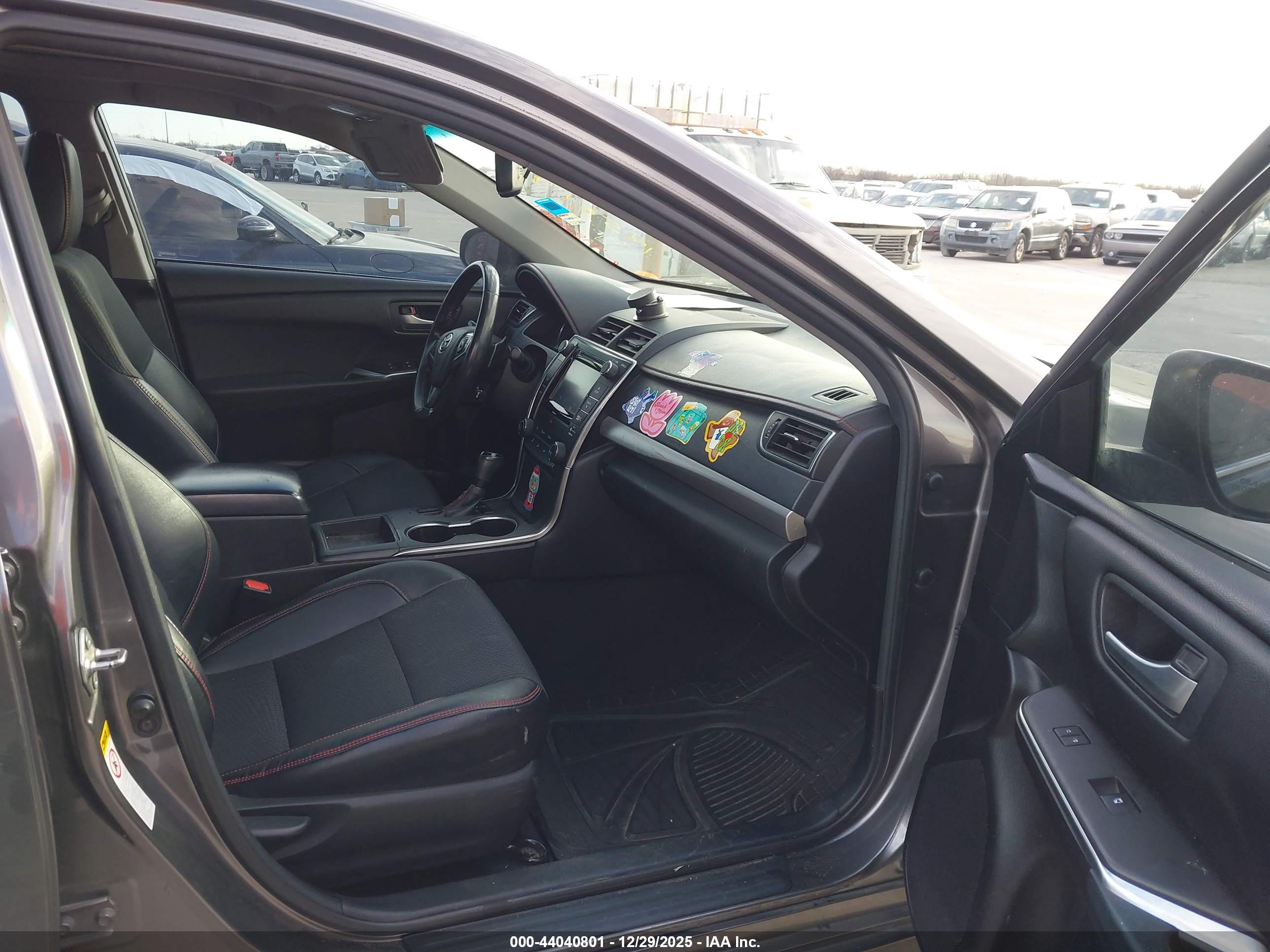 TOYOTA CAMRY image 5