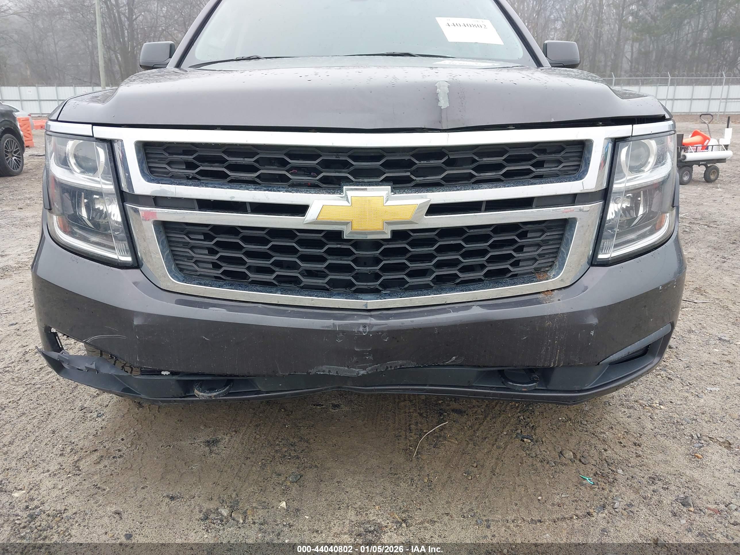 CHEVROLET SUBURBAN image 6