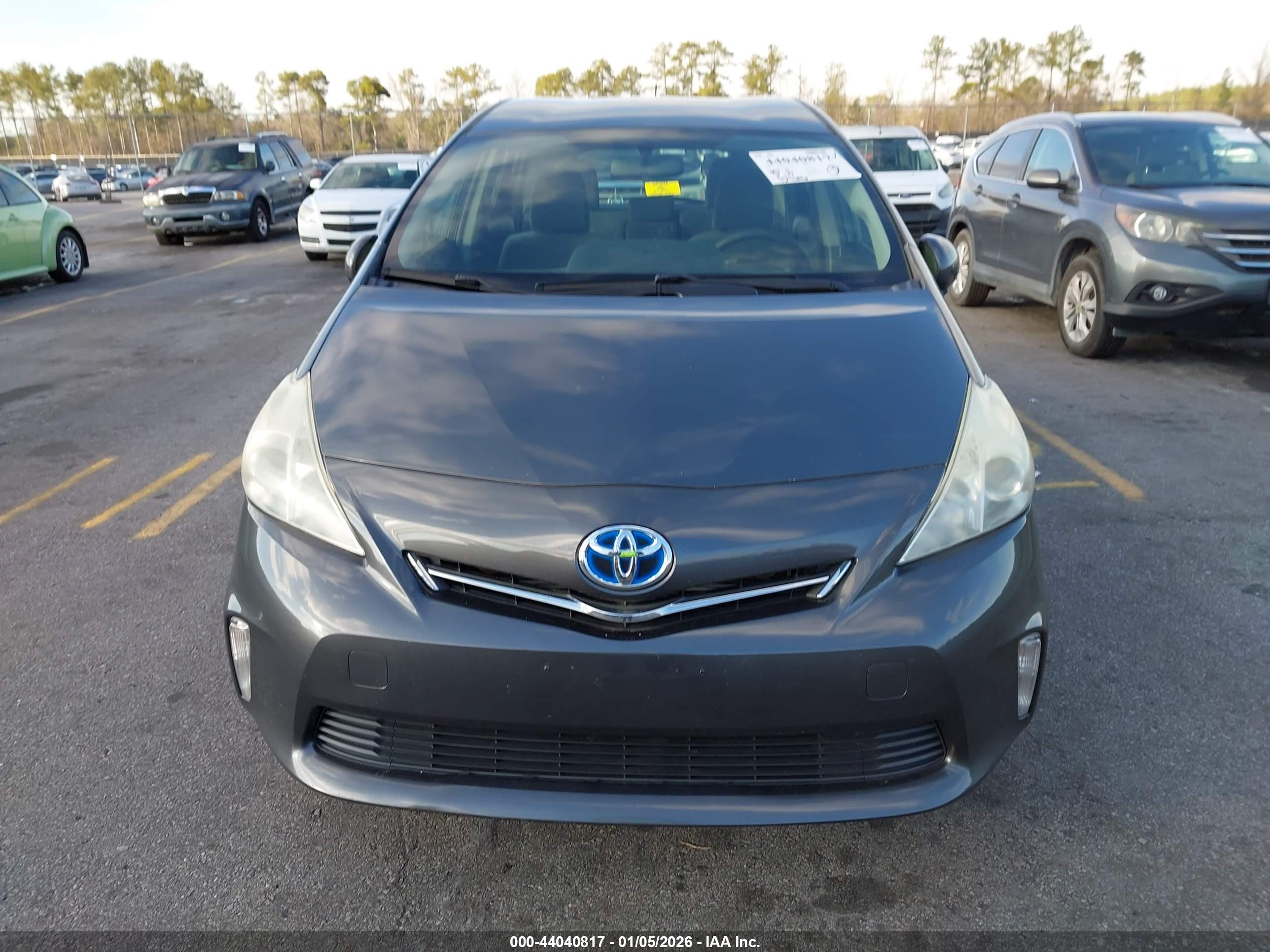 TOYOTA PRIUS image 6
