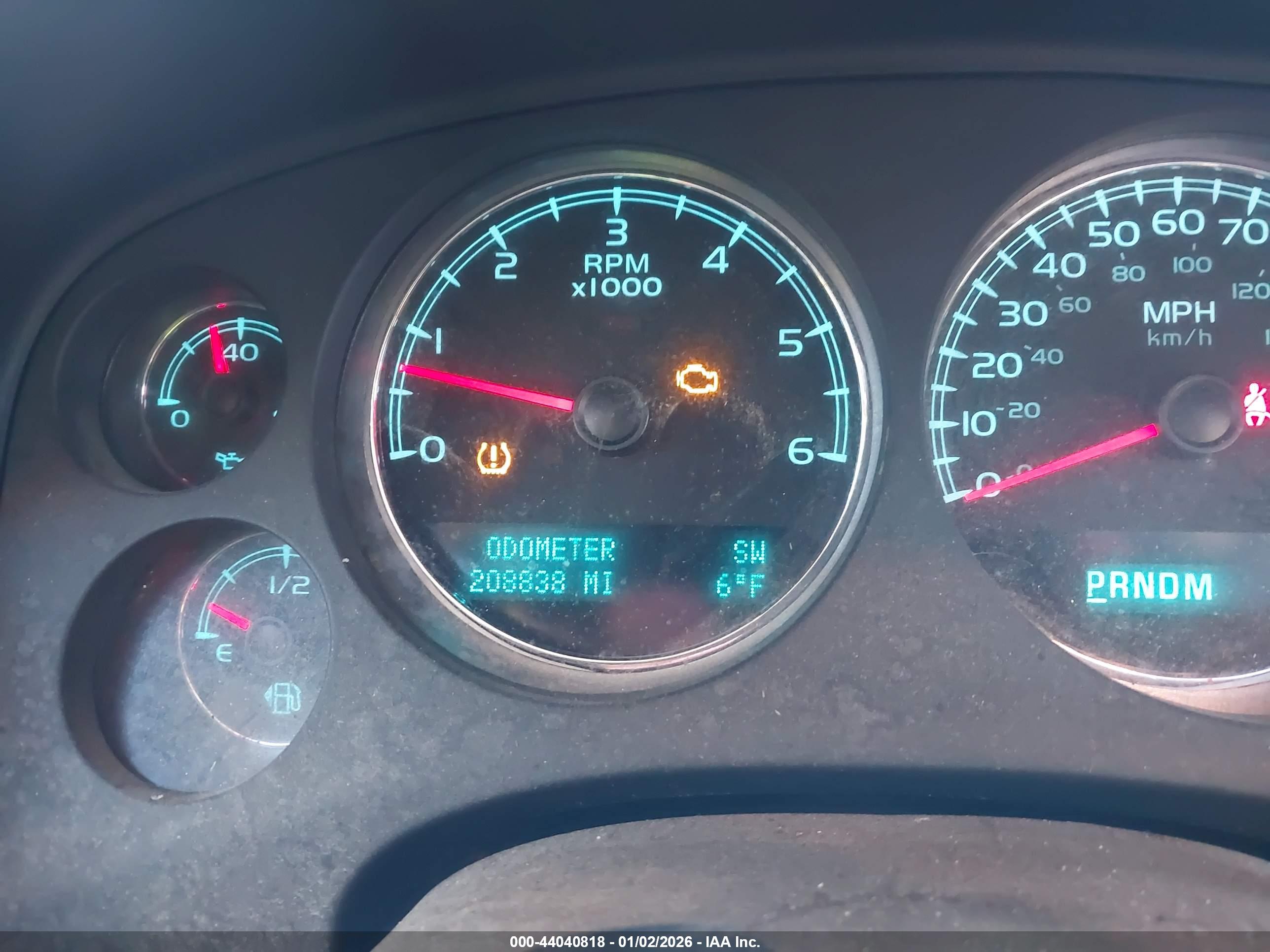 CHEVROLET SUBURBAN image 7