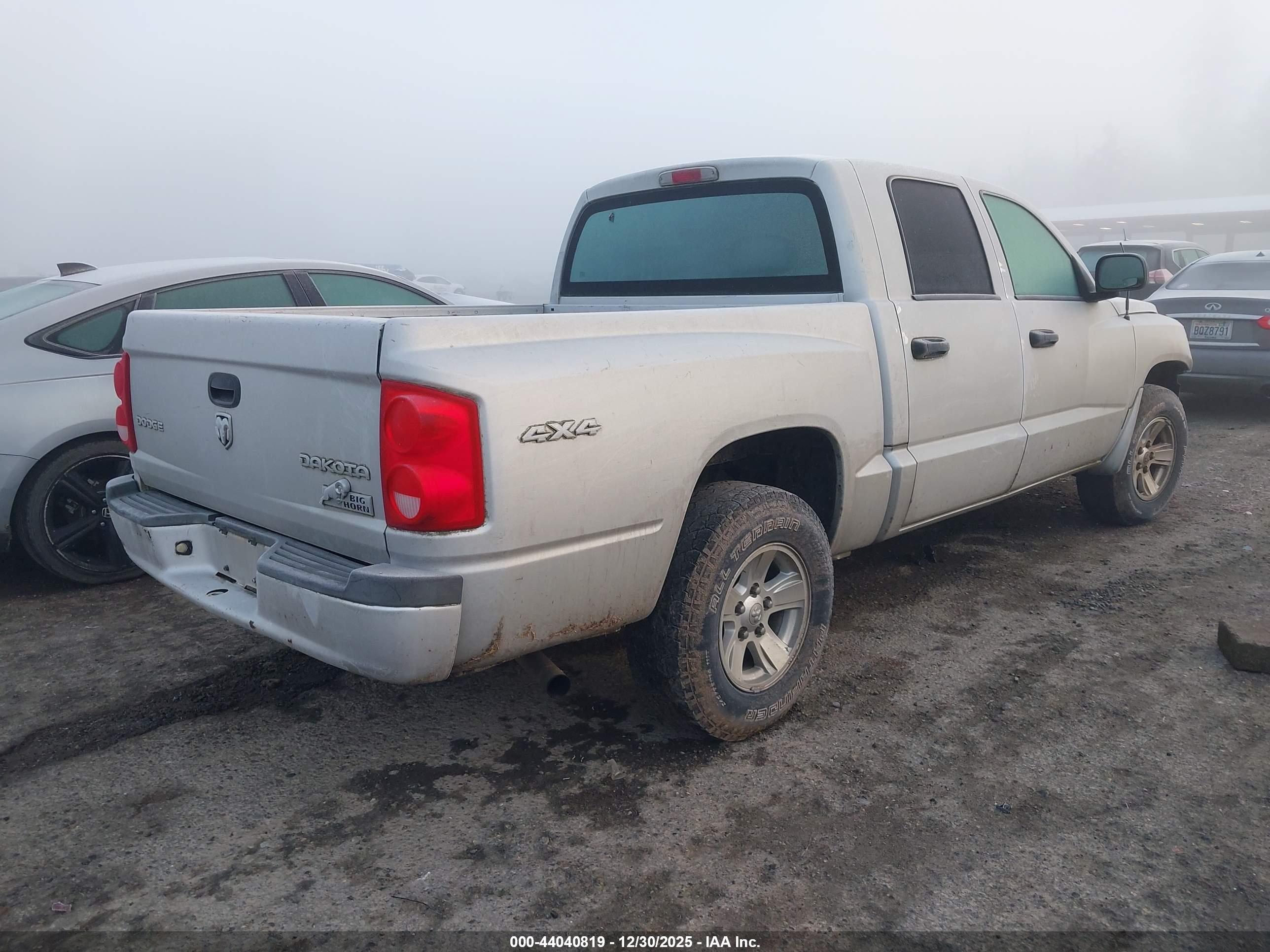 DODGE DAKOTA image 4