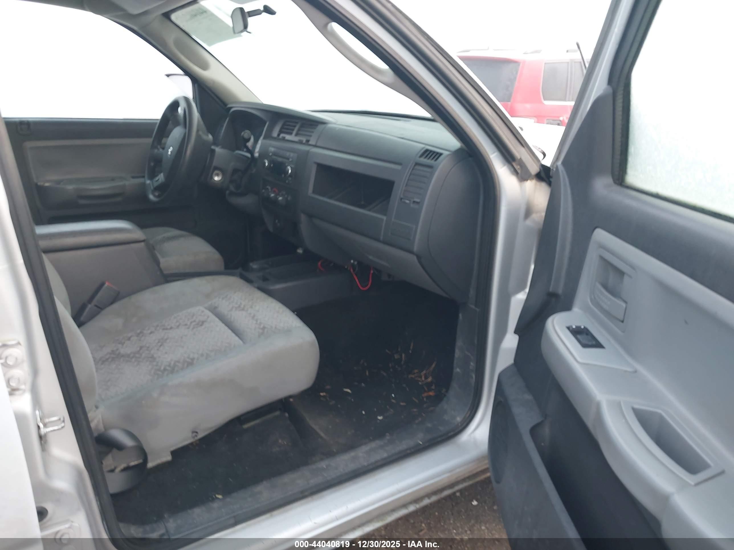 DODGE DAKOTA image 5