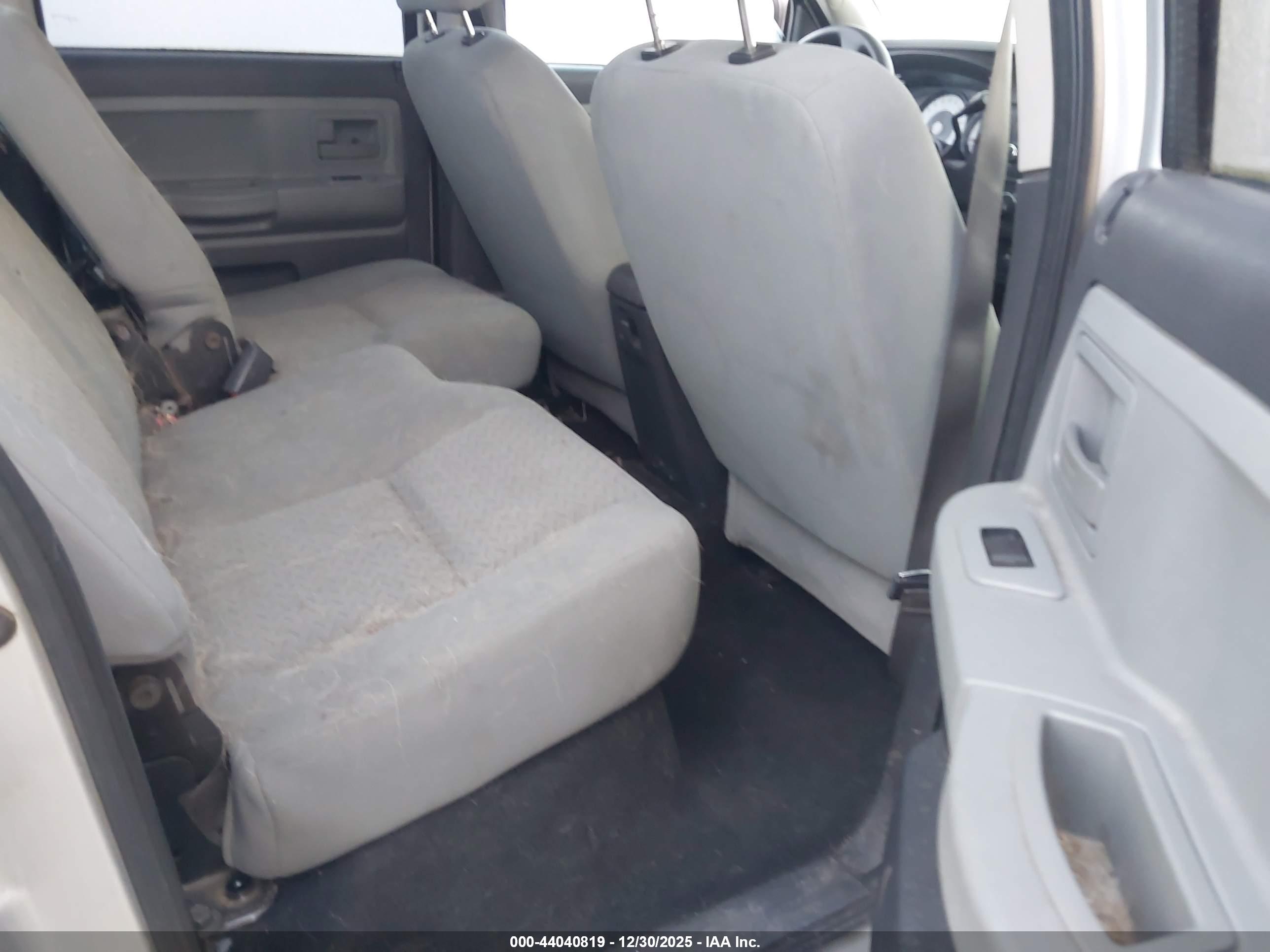 DODGE DAKOTA image 8