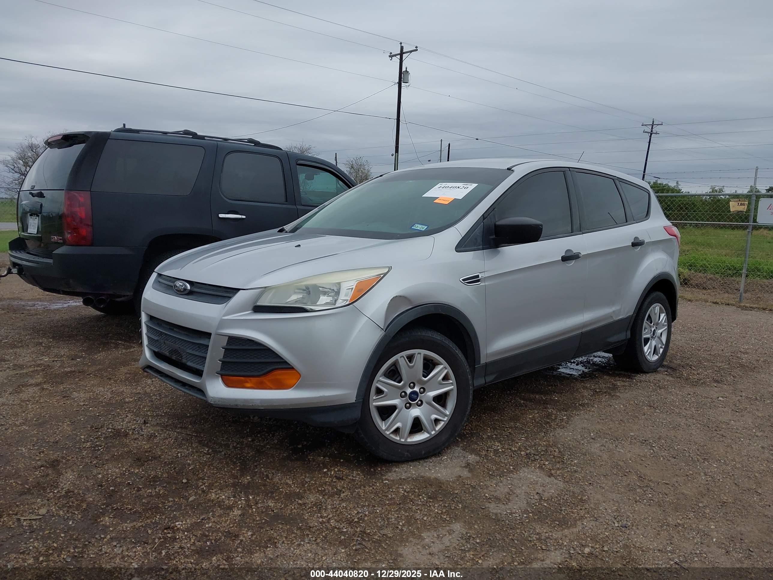 FORD ESCAPE image 2