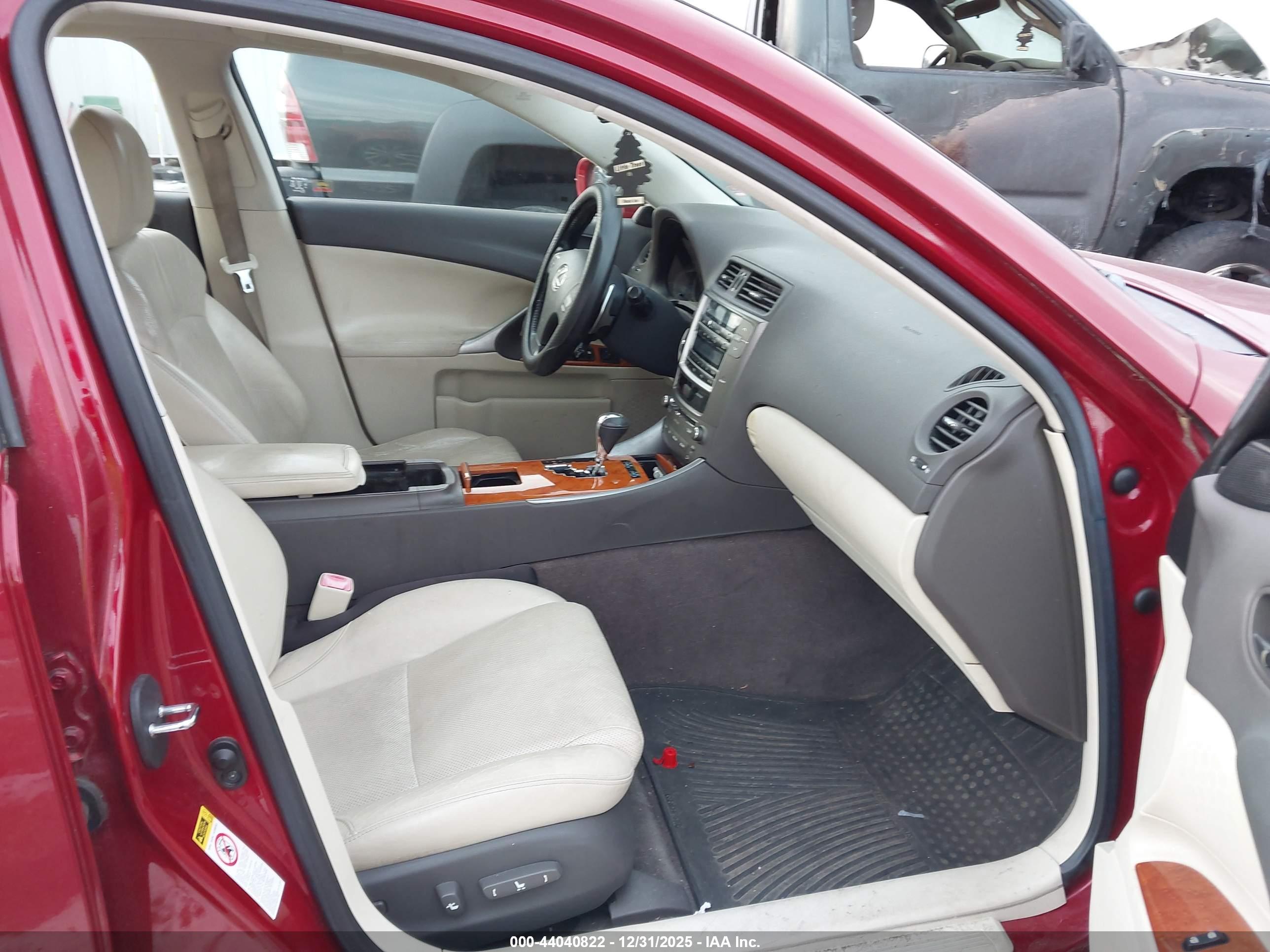 LEXUS IS image 5